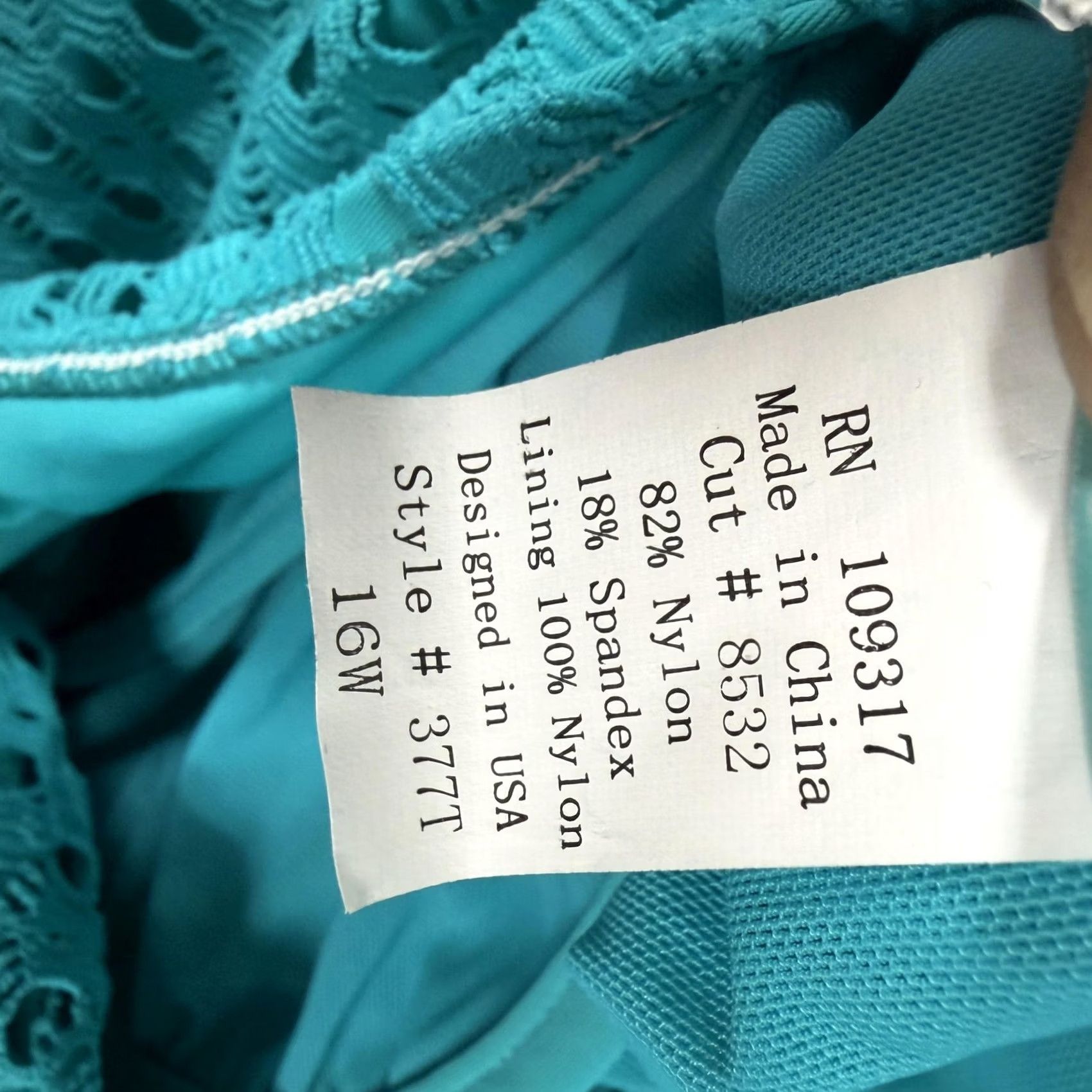 Vintage - Brand/Item: "Sunsets" is the primary brand and item is a Twist Tankini Swim Top. Size XXL / US 16-18 / IT 52-54 - 7 Thumbnail