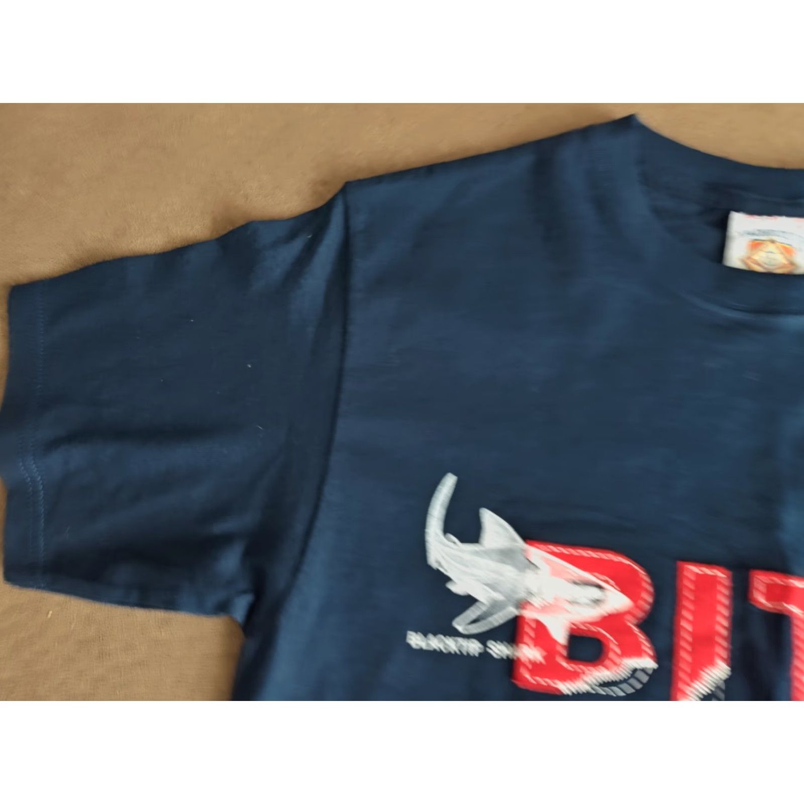 Vintage VINTAGE Yacht Club Men's T-Shirt Short Sleeve Medium Blue Sharks Wrap Around Graphic Embroidered 90s Size US M / EU 48-50 / 2 - 5 Thumbnail