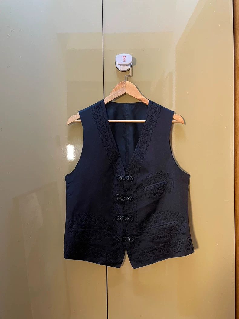 Yohji Yamamoto Yohji Yamamoto 93SS embroidered silk vest Size US M / EU 48-50 / 2 - 1 Thumbnail