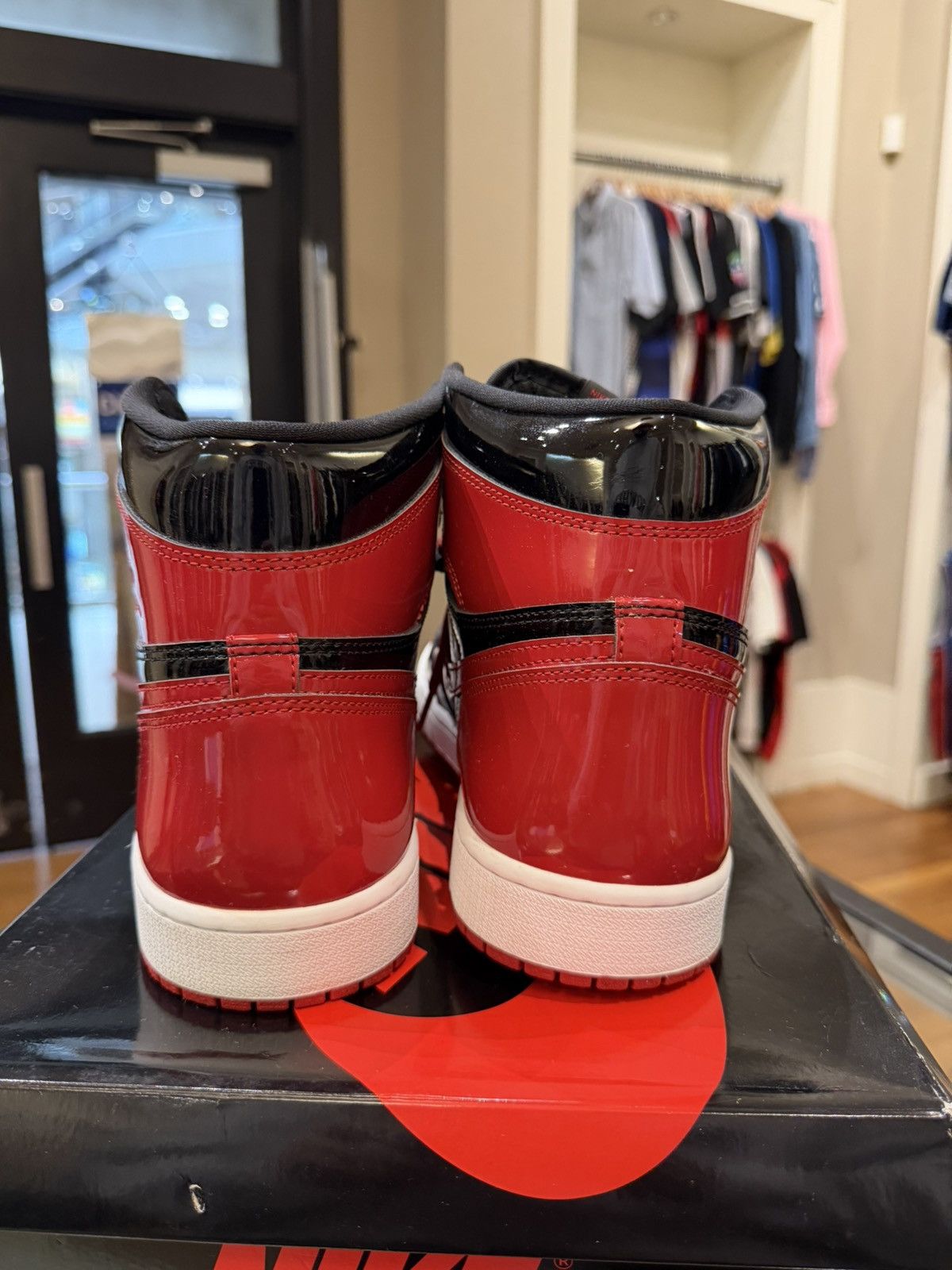 Jordan Brand Jordan 1 Retro High OG ‘Patent Bred’ Size US 13 / EU 46 - 6 Thumbnail
