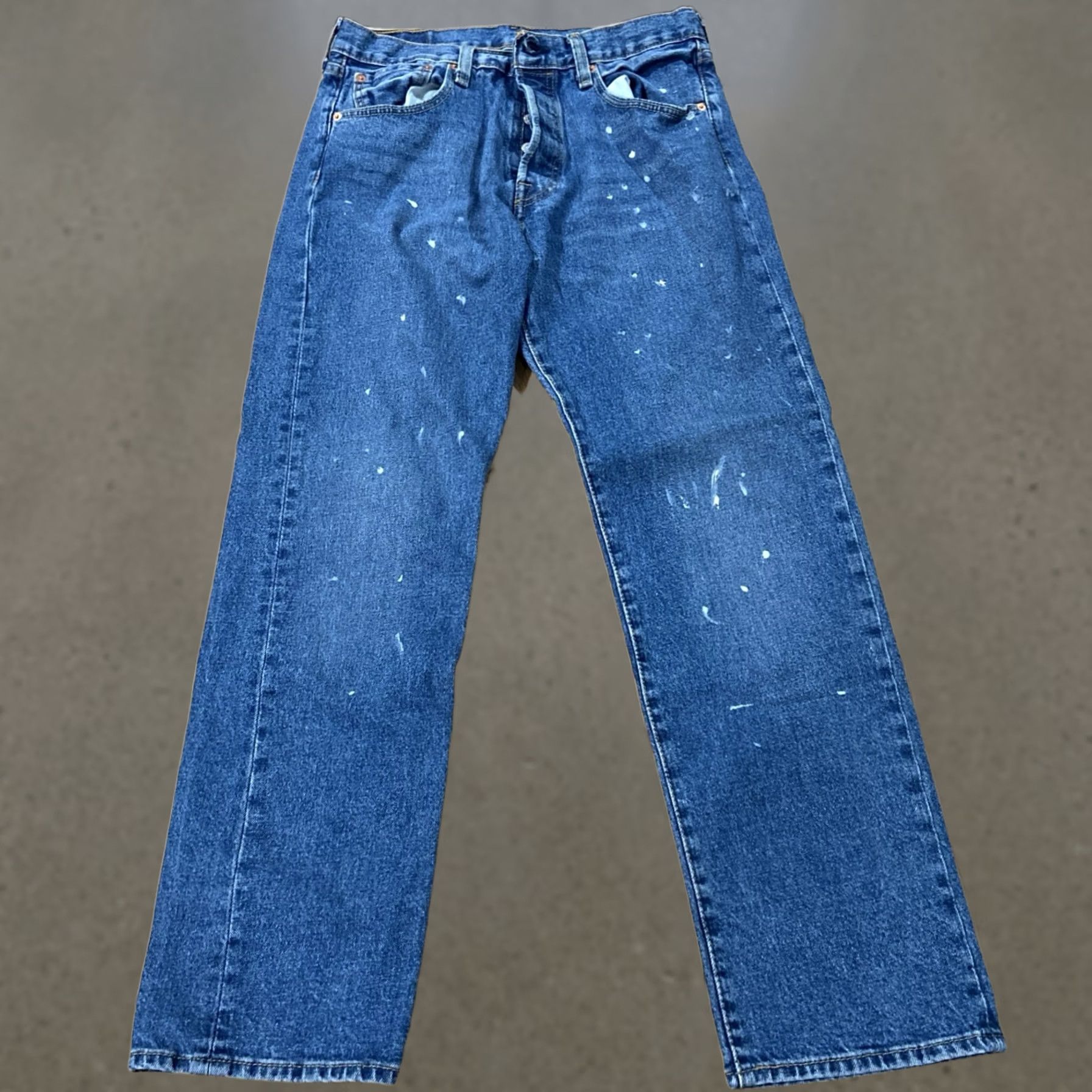 Levi's Levi's 501 Jeans Men 32x32 Blue Straight Classic Medium Wash 5-Pocket Denim Button Fly Logo Size US 32 / EU 48 - 1 Thumbnail