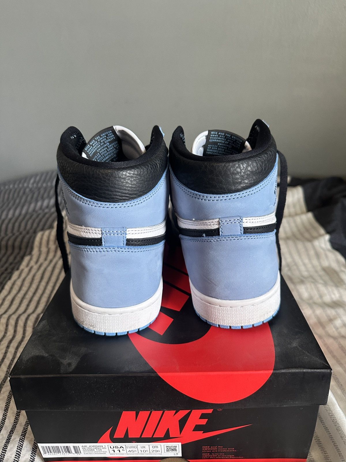 Jordan Brand Jordan 1 Retro High OG University Blue Size US 11.5 / EU 44-45 - 4 Thumbnail