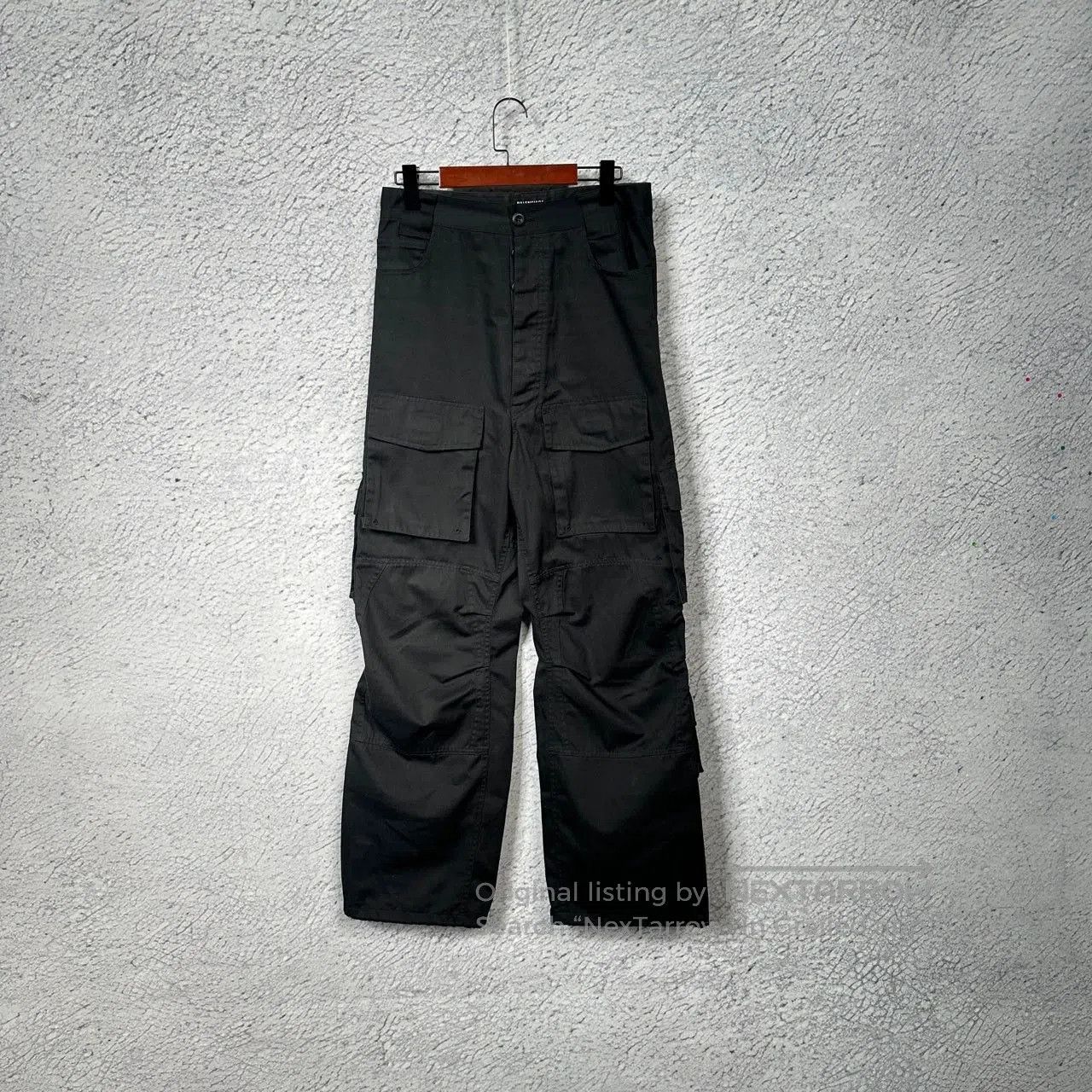 Balenciaga Balenciaga Multi-Pocket Cargo Pants for Men. Size US 28 / EU 44 - 1 Thumbnail