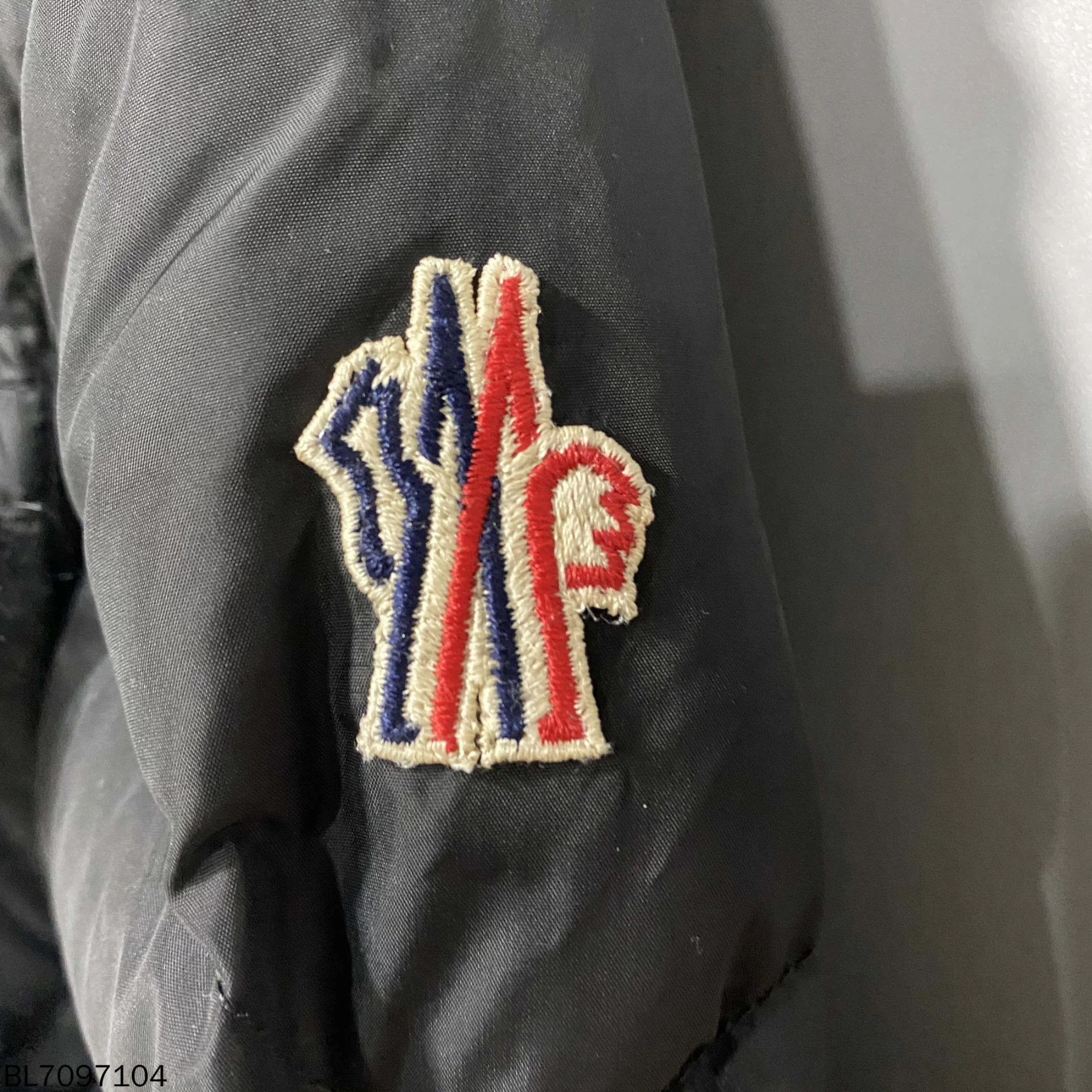 Moncler Moncler fur paneled ski belt 99 new women's 0 down coat Size XS / US 0-2 / IT 36-38 - 7 Thumbnail