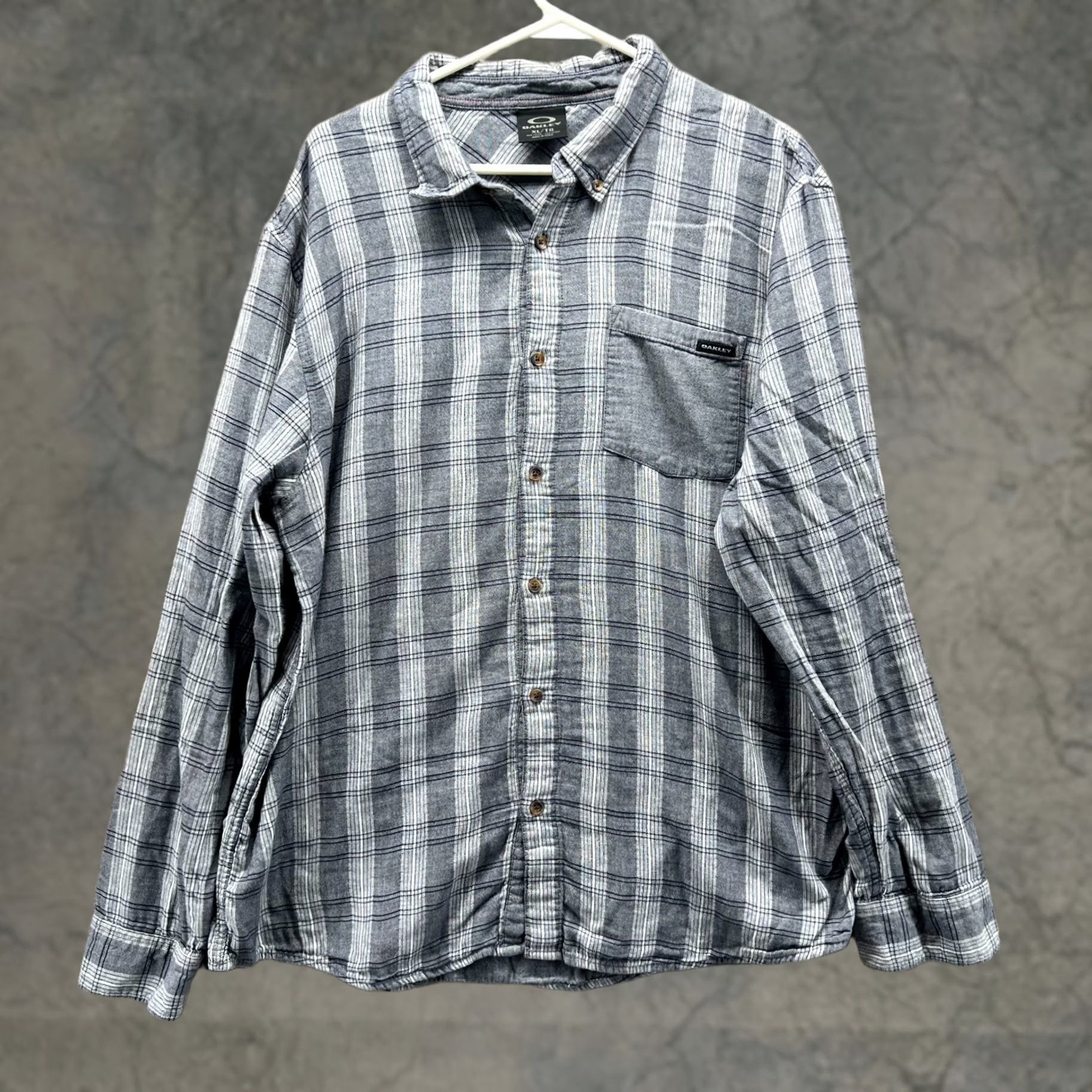 Oakley Oakley Shirt Men XL Gray Plaid Button-Up Casual Lightweight Cotton Long Sleeve Size US XL / EU 56 / 4 - 1 Thumbnail