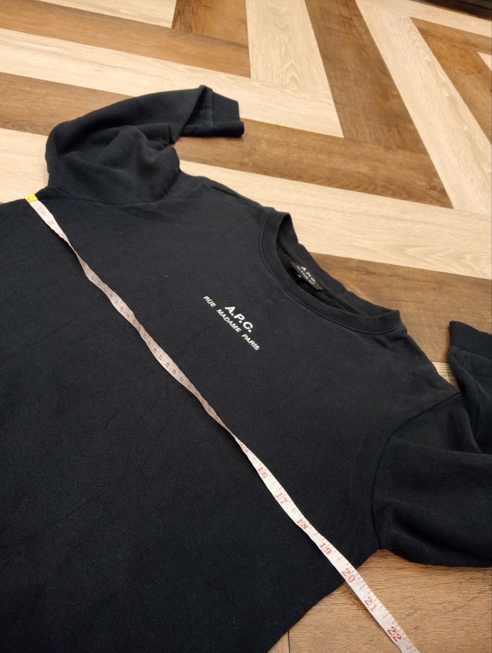 A.P.C. A.P.C RUE MADAME PARIS CROPPED CREWNECK - SIZE M Size M / US 6-8 / IT 42-44 - 10 Thumbnail