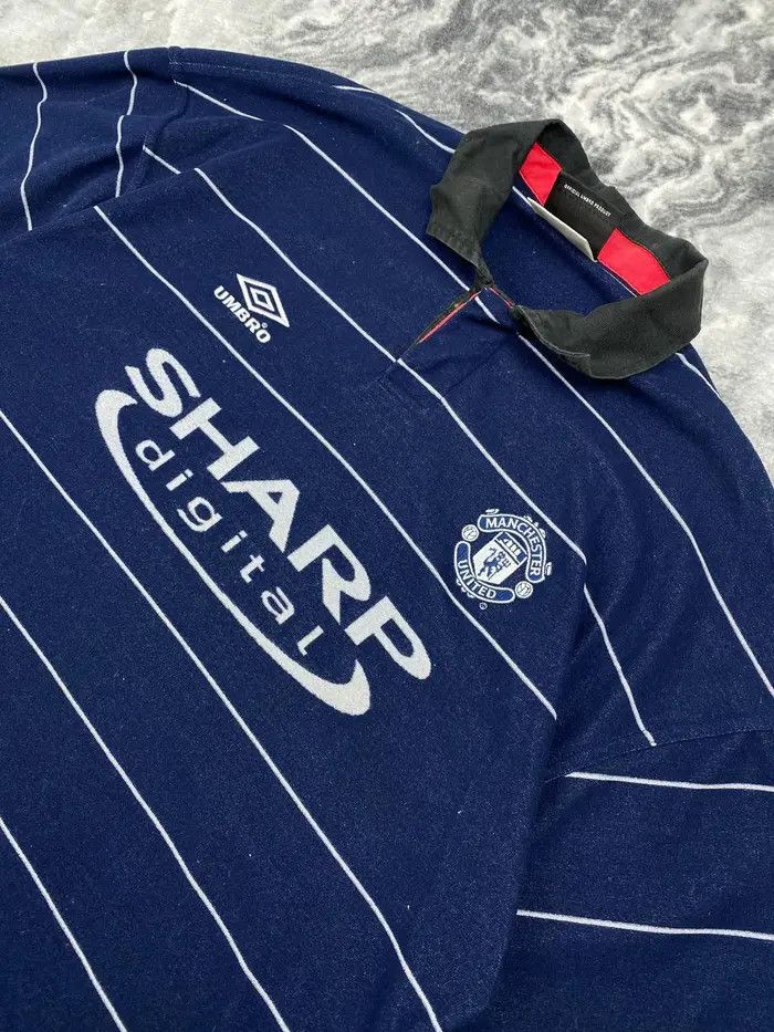 Umbro Umbro Manchester United 1999 2000 Stam #6 Away Shirt Soccer Size US L / EU 52-54 / 3 - 3 Thumbnail