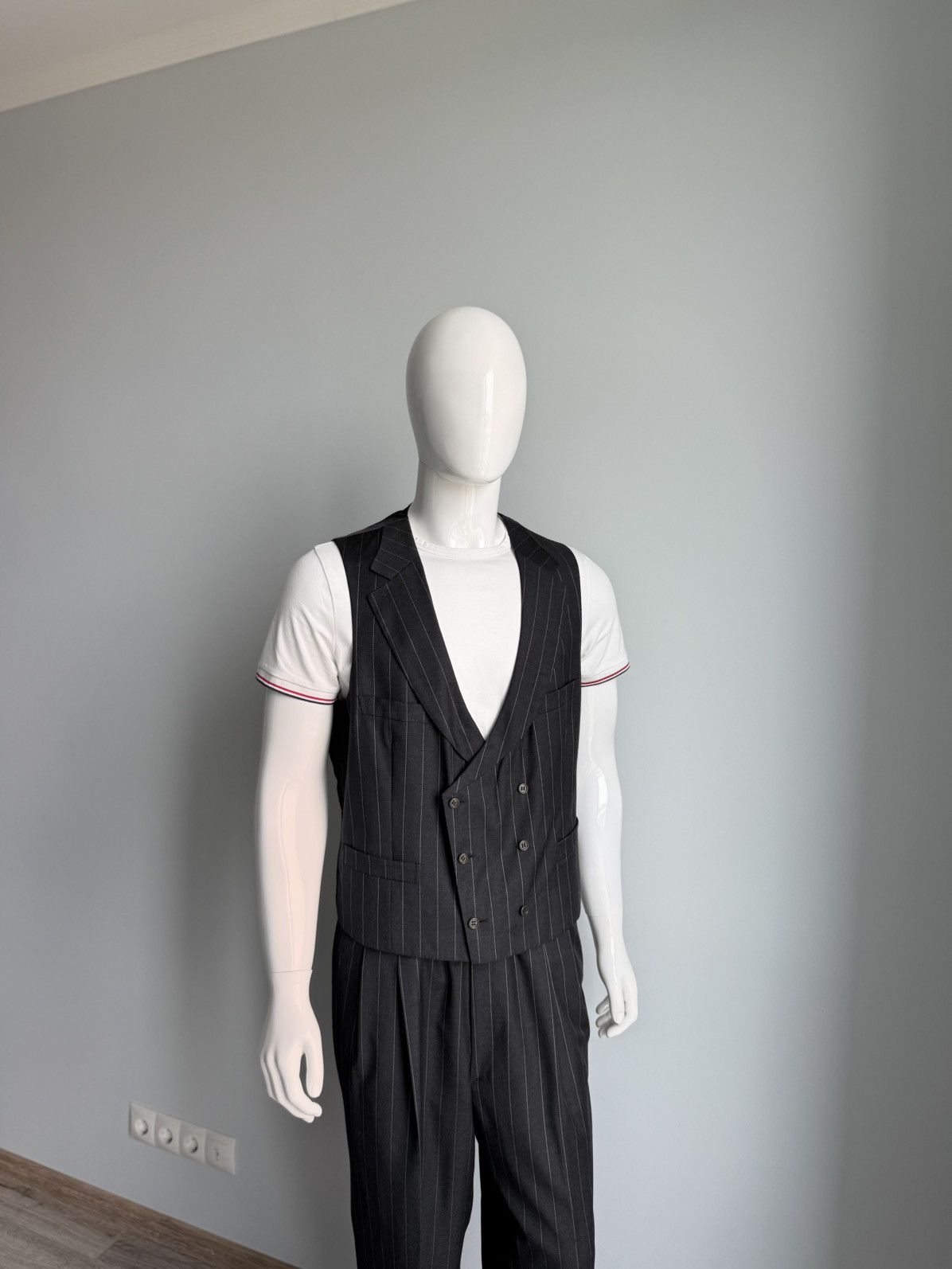 Brioni Brioni Dark Charcoal Grey Pinstripe 3 Piece Suit Wool 44R Size 44R - 5 Thumbnail