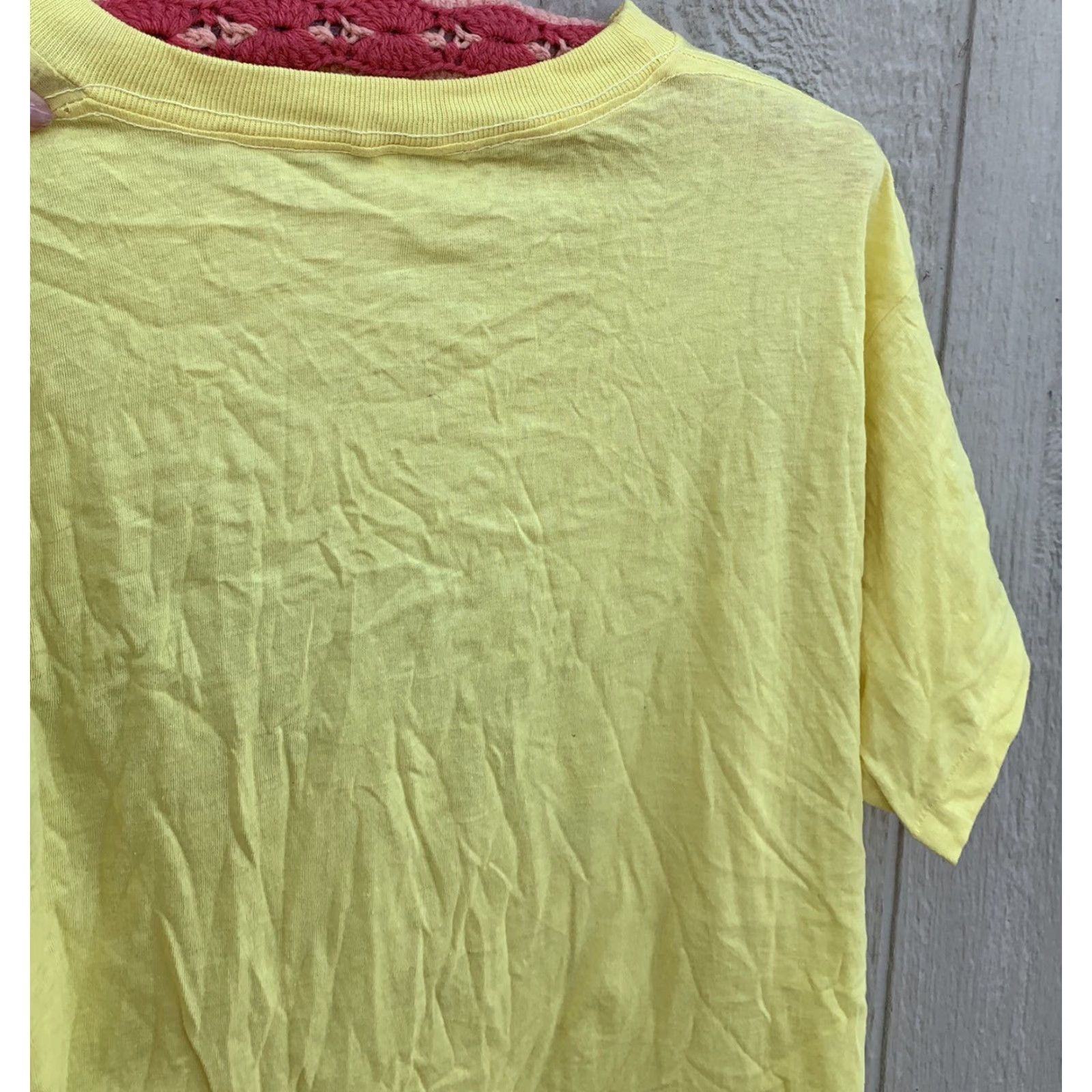 Vintage VINTAGE Repeat guest Divi Hotels Bonaire Flamingo Beach Hotel Casino T Shirt XL Yellow Graphic Tee Mens Size US XL / EU 56 / 4 - 6 Thumbnail