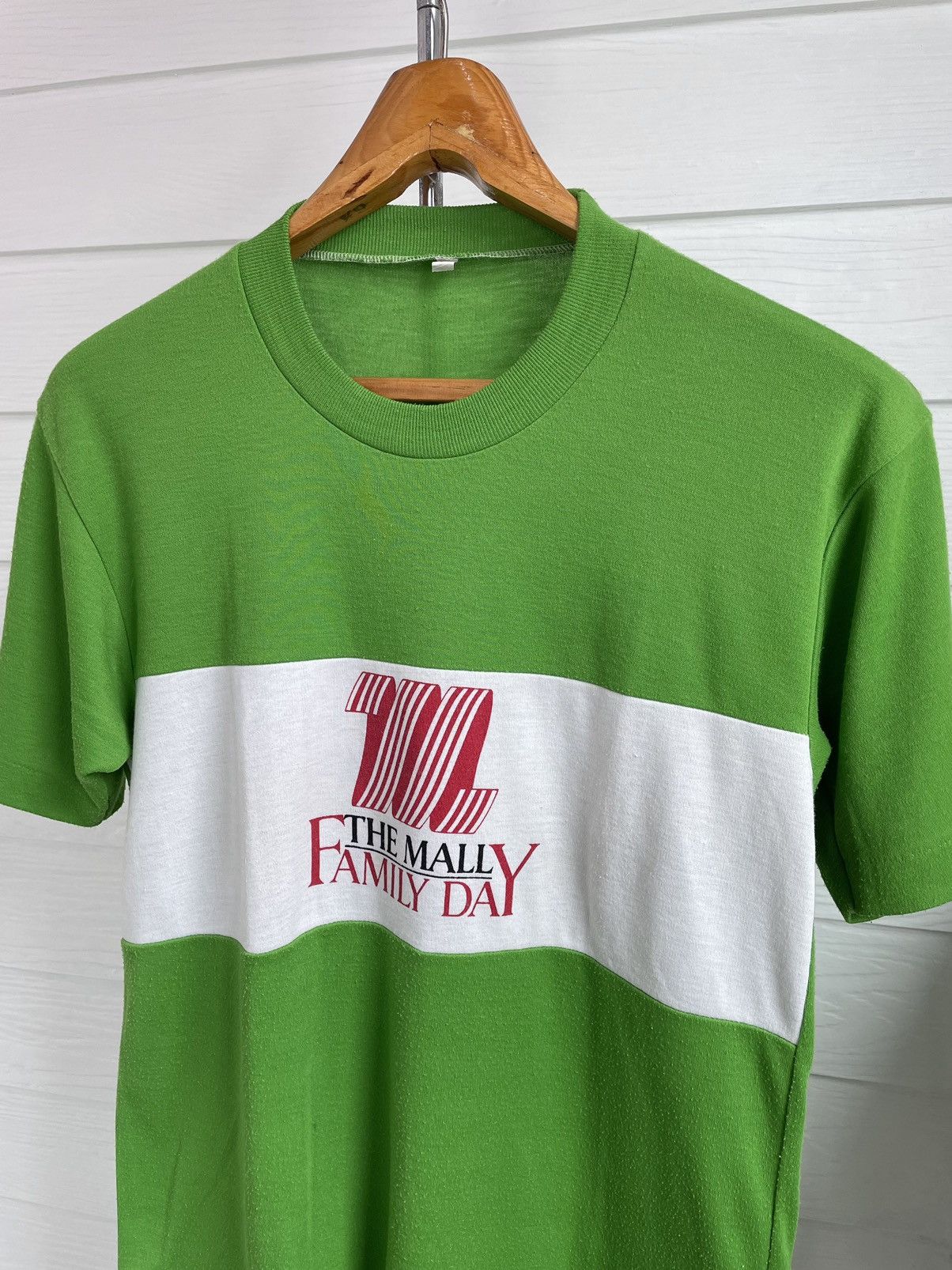 Vintage VINTAGE THE MALL FAMILY DAY T-SHIRT Size US M / EU 48-50 / 2 - 3 Thumbnail