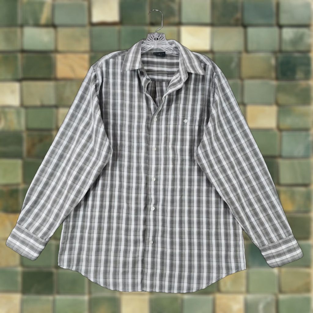 Vintage VINTAGE? No, it's not vintage. R&R Casual Mens Button-Up Shirt Plaid Gray Long Sleeve Size M Adult Medium Gray Plaid Casual Shirt Mens Size US M / EU 48-50 / 2 - 1 Thumbnail