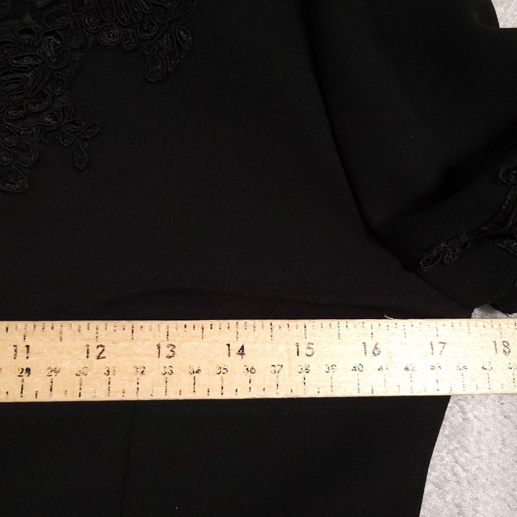 Talbots Talbots Dress Womens 4 Petite Sheath Short Sleeve Formal Elegant Black Cap Sleeve Zip Back Split V Neck / Knee Length Dress Size 27" / US 4 / IT 40 - 7 Thumbnail