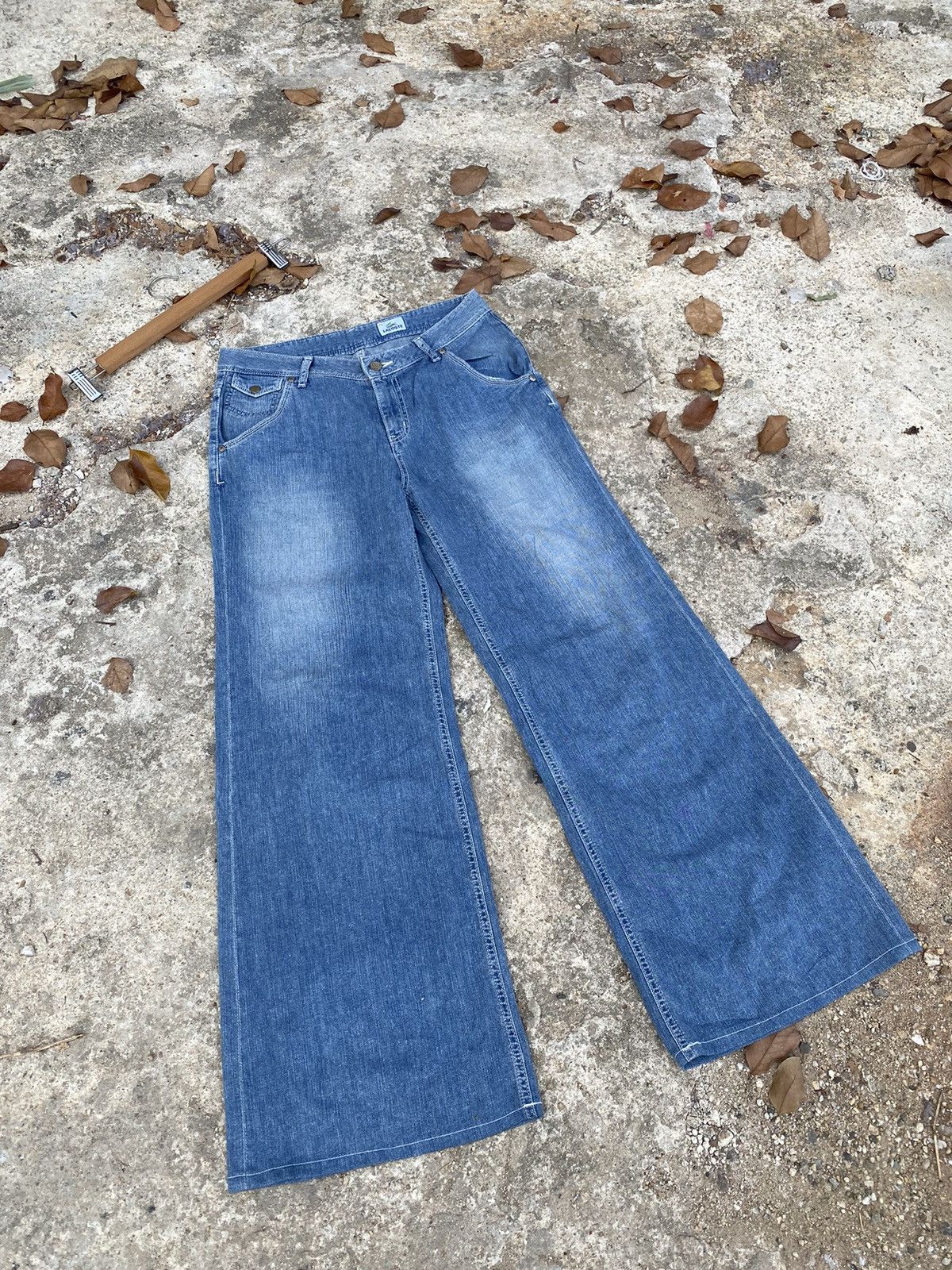 Lacoste Flared Jeans Lacoste Blue Denim Bootcut Style for Women Size 30" / US 8 / IT 44 - 1 Thumbnail