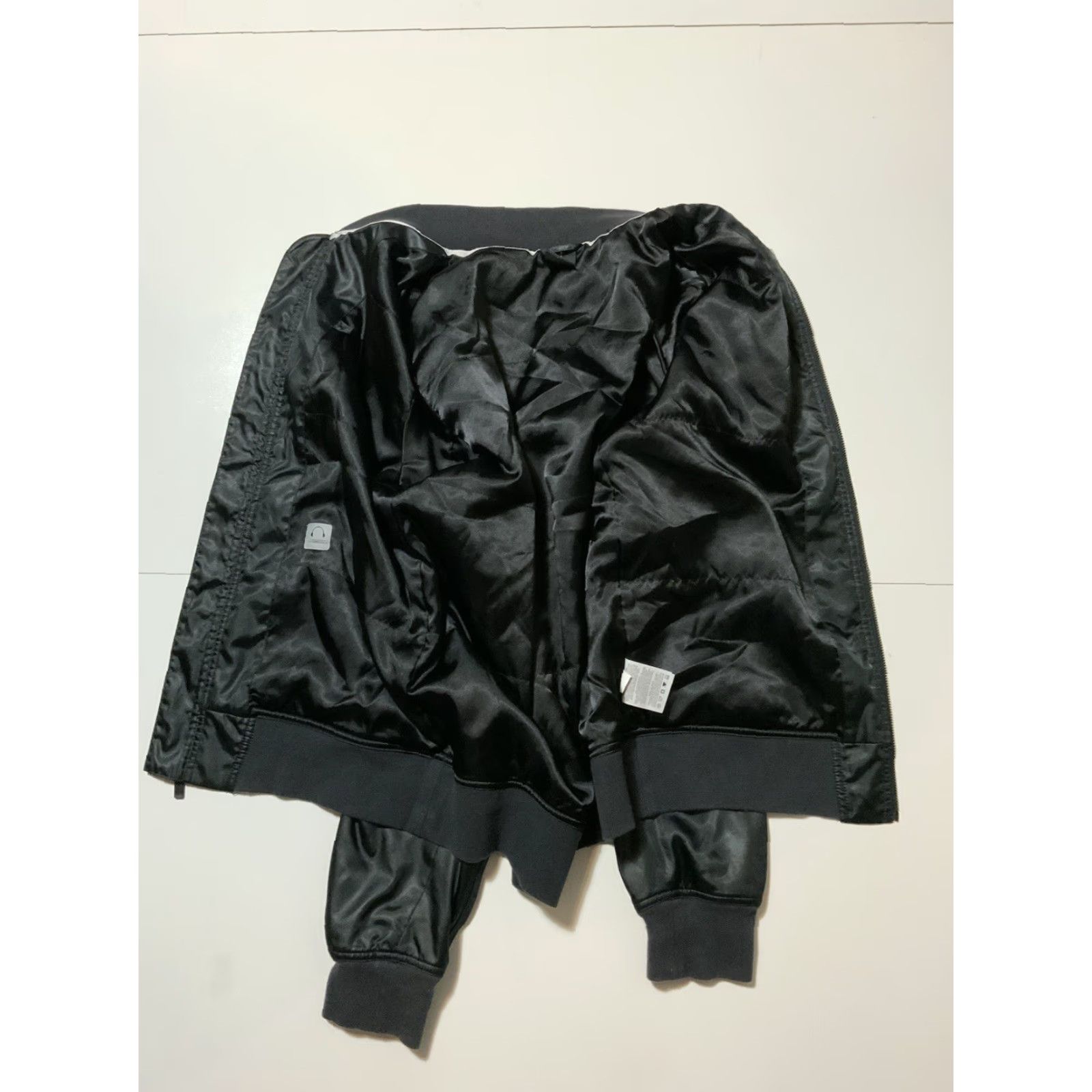 Jordan Brand VINTAGE Air Jordan Black Satin Retro Jumpman Logo Full Zip Bomber Jacket Sz. L Mens Size US L / EU 52-54 / 3 - 4 Thumbnail