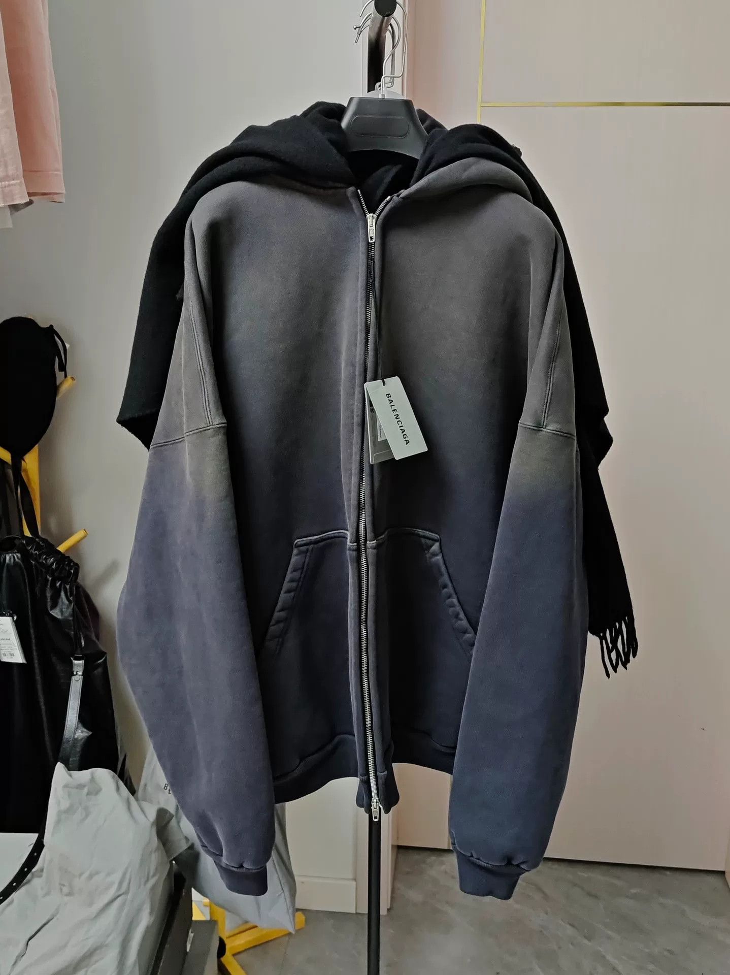 Balenciaga Balenciaga Gray Gradient Scarf Hooded Sweatshirt Size US L / EU 52-54 / 3 - 1 Thumbnail