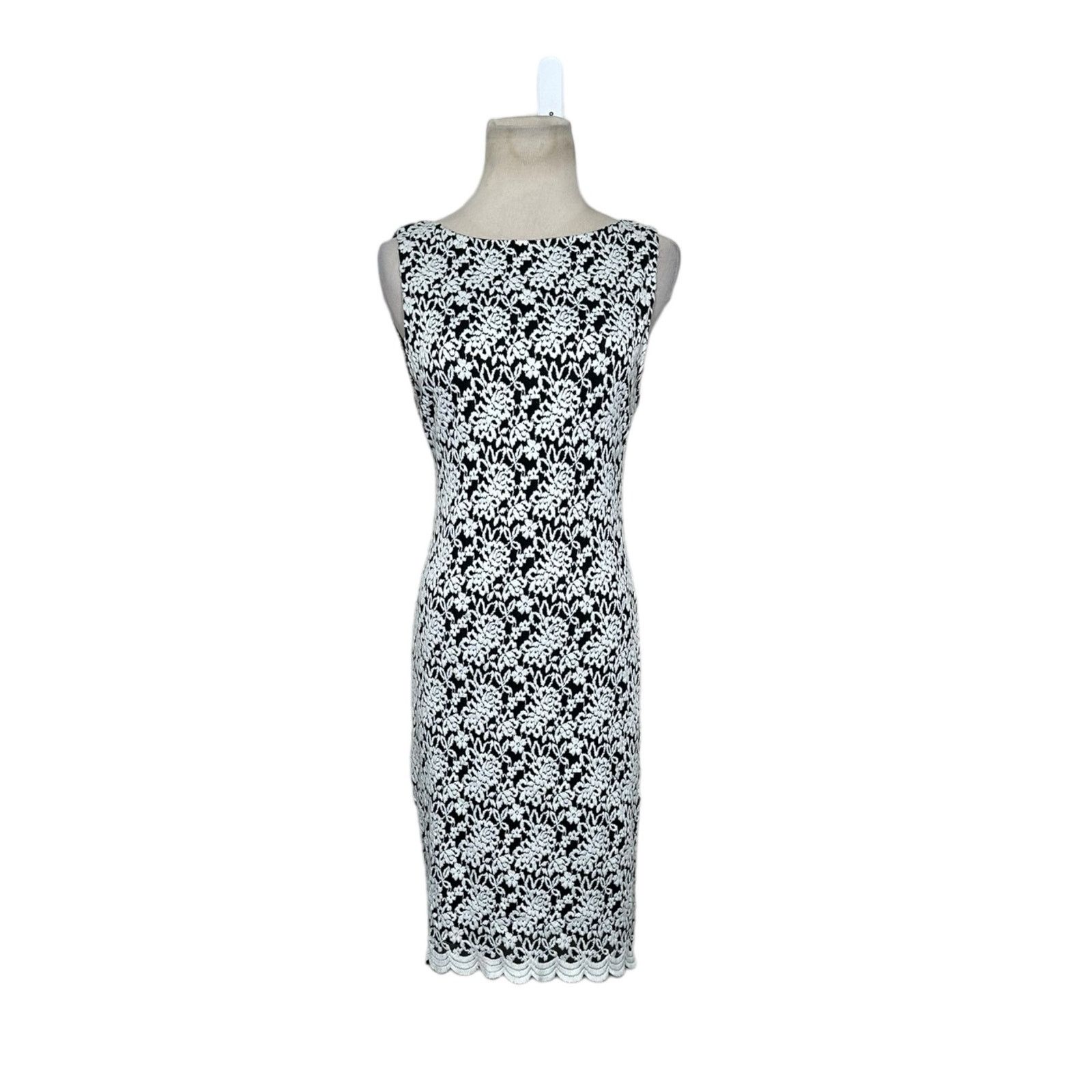 Alice + Olivia Alice + Olivia Lace Floral Open Back Mini Dress Size 4 Size S / US 4 / IT 40 - 10 Thumbnail