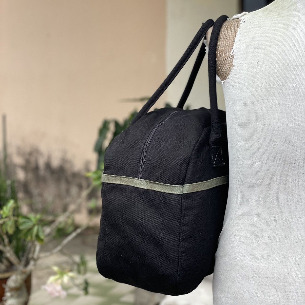 United Colors Of Benetton United Color of Benetton Cotton Shoulder Bag/Mini Luggage Size ONE SIZE - 4 Thumbnail