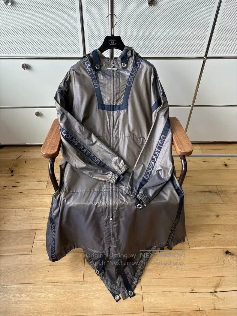 Louis Vuitton Louis Vuitton Laser Letter Windbreaker coat Size US S / EU 44-46 / 1 - 1 Thumbnail