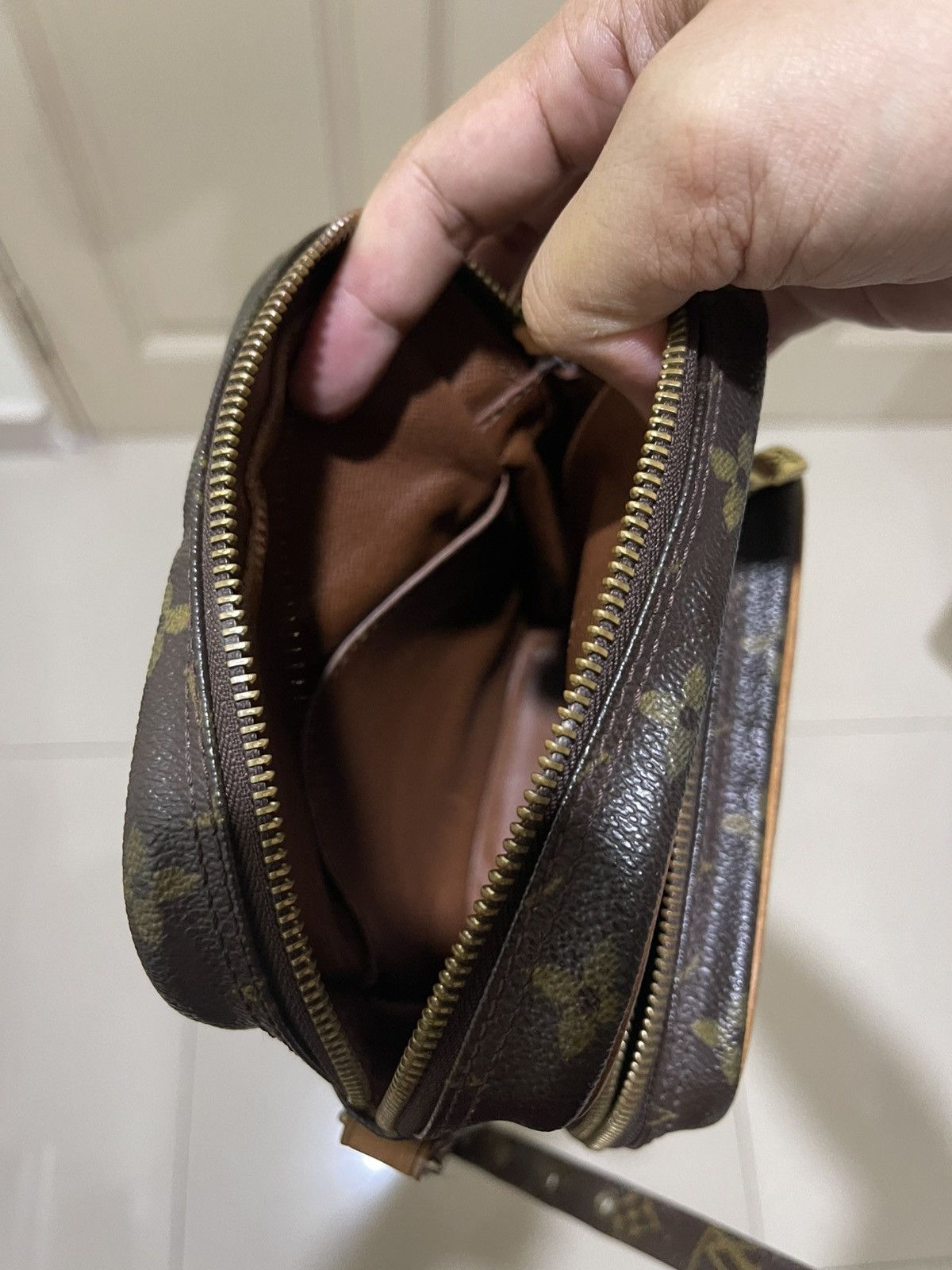 Louis Vuitton Vintage Louis Vuitton Amazon Monogram Crossbody Shoulder bag Size ONE SIZE - 11 Thumbnail