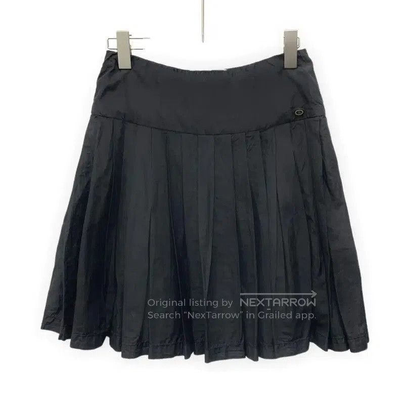 Chanel Black Silk Pleated Skirt .