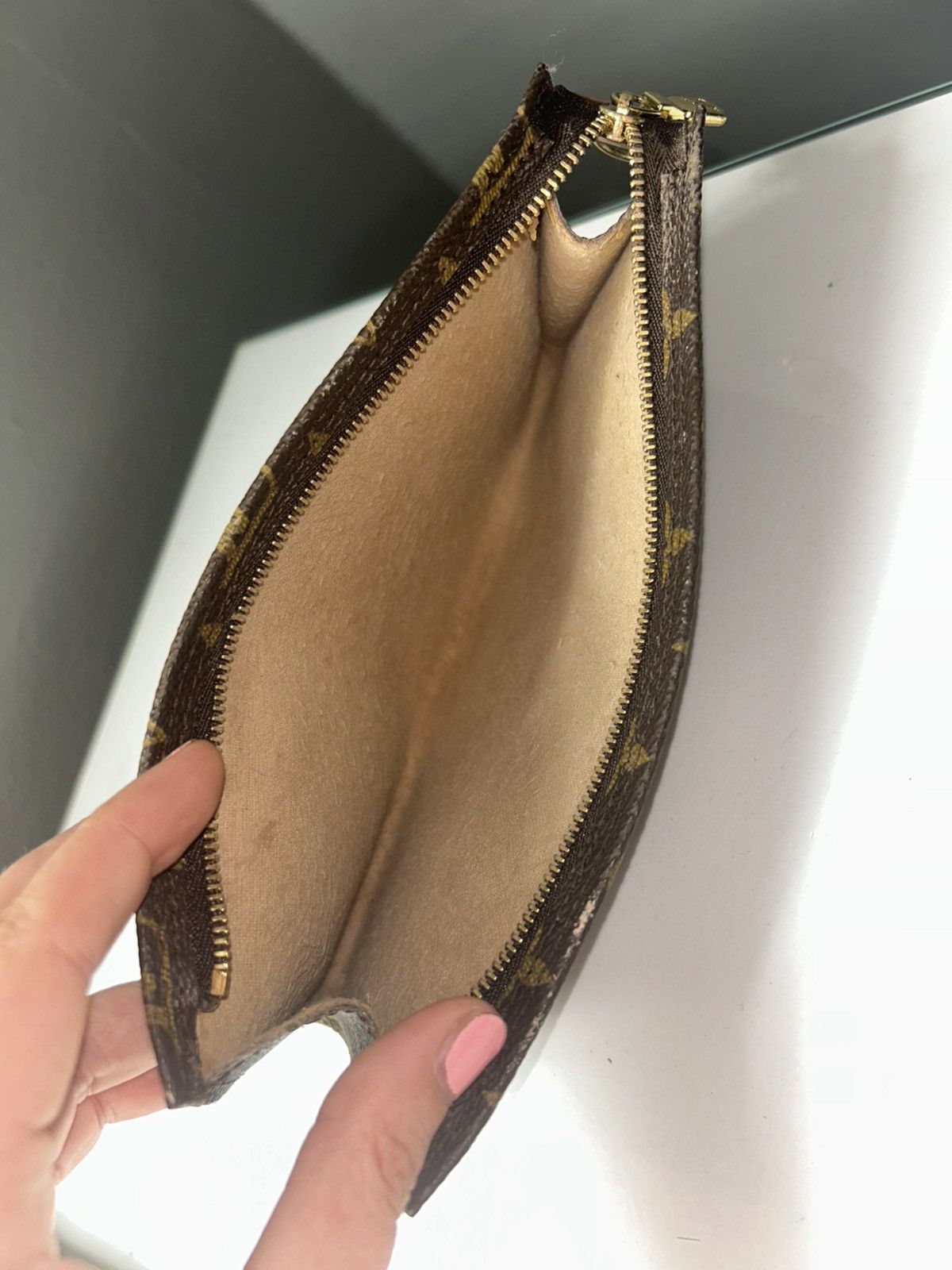 Louis Vuitton Vintage Louis Vuitton Monogram Mini Pochette w/ COA Size ONE SIZE - 4 Thumbnail