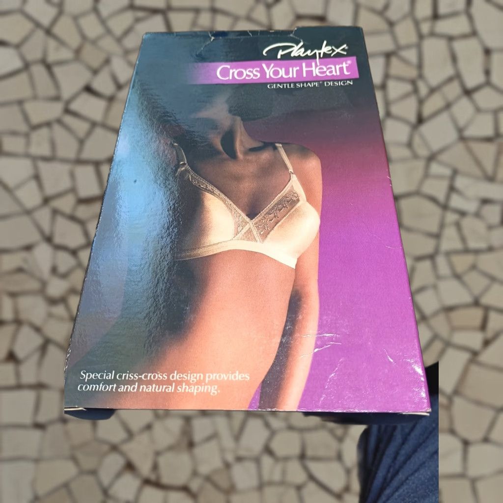 Vintage Playtex Cross Your Heart Bra Beige 34C Wireless Comfort Straps Full Coverage Womens