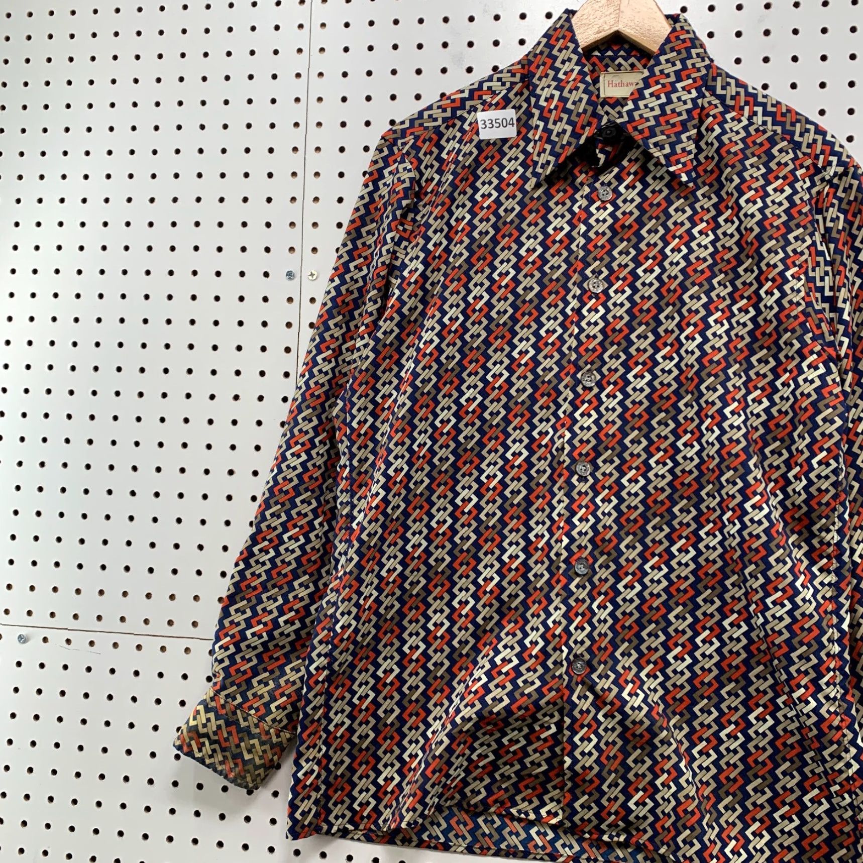 Vintage VINTAGE Hathaway Button Shirt Mens Small Geometric Chain Link Blue Orange Shirt Mens Small Blue Geometric Chain Link vintage Size US S / EU 44-46 / 1 - 3 Thumbnail