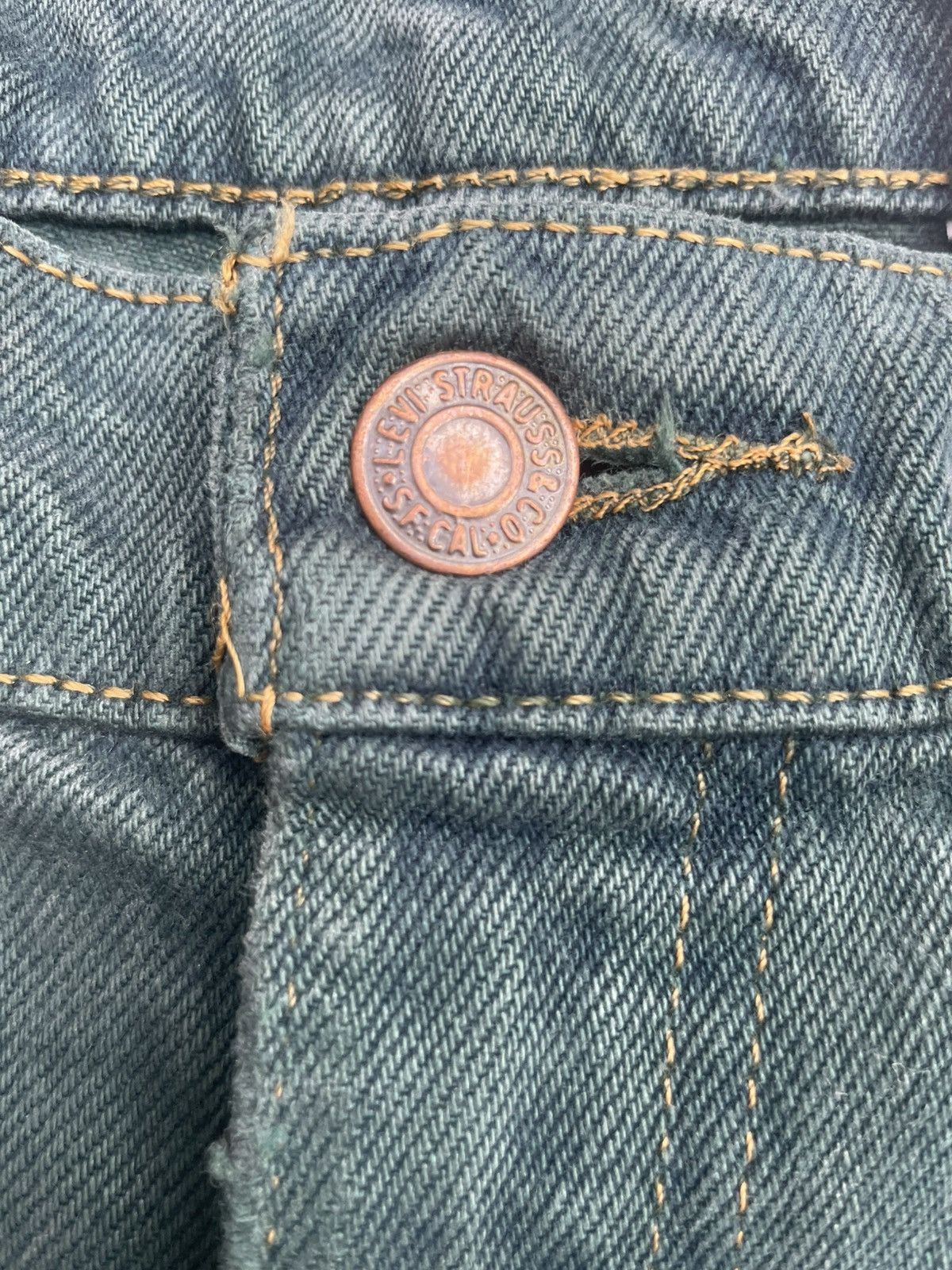 Levi's Vintage 1998 Levis 505 Single R Faded Distresed Size US 33 - 23 Thumbnail