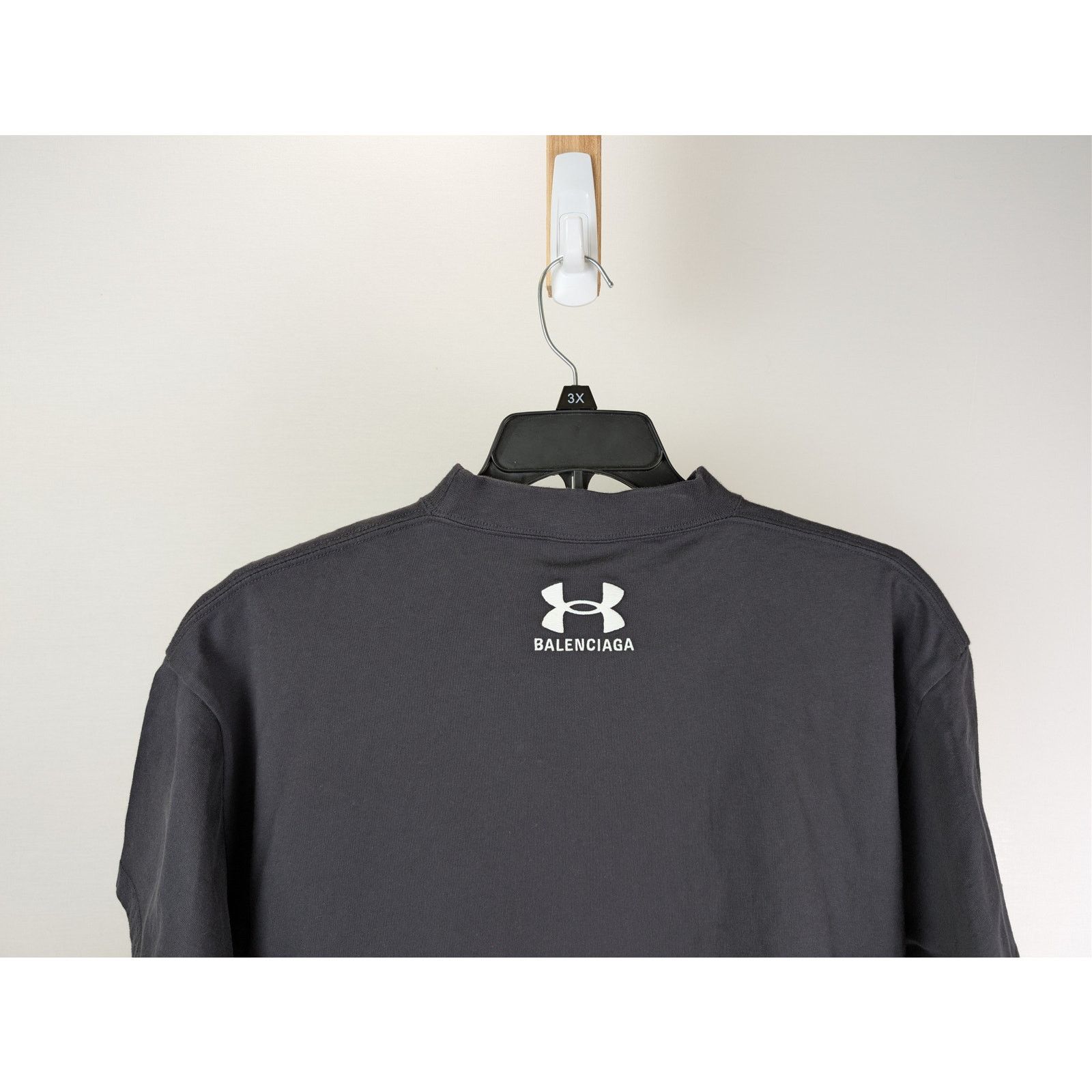 Balenciaga × Under Armour o1rshd1 Vintage Jersey Oversized T-Shirt Washed Black/White Size US L / EU 52-54 / 3 - 11 Thumbnail