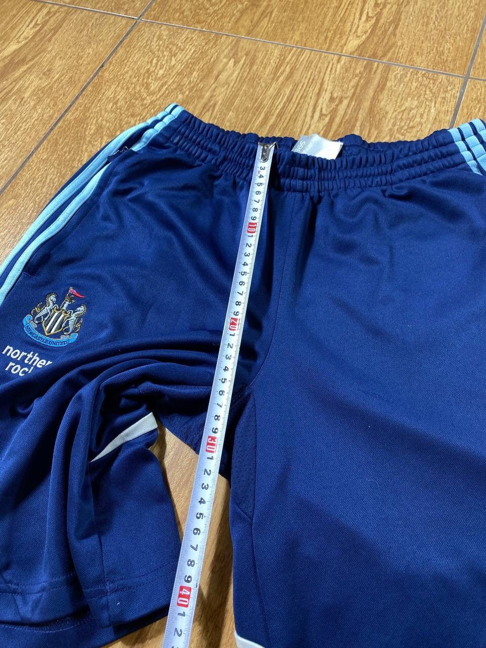Adidas × Vintage Vintage Adidas shorts streetwear y2k casual style Size US 36 / EU 52 - 12 Thumbnail
