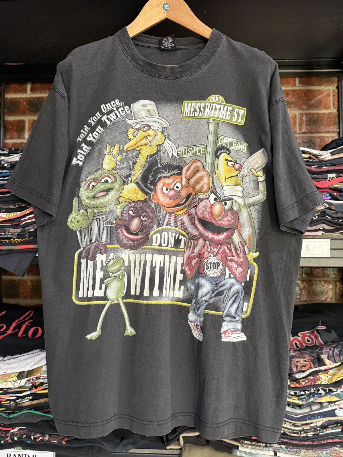 Cartoon Network Thrashed Vintage 90s Elmo Sesame Street Kermit Faded Tee Size US XL / EU 56 / 4 - 1 Thumbnail