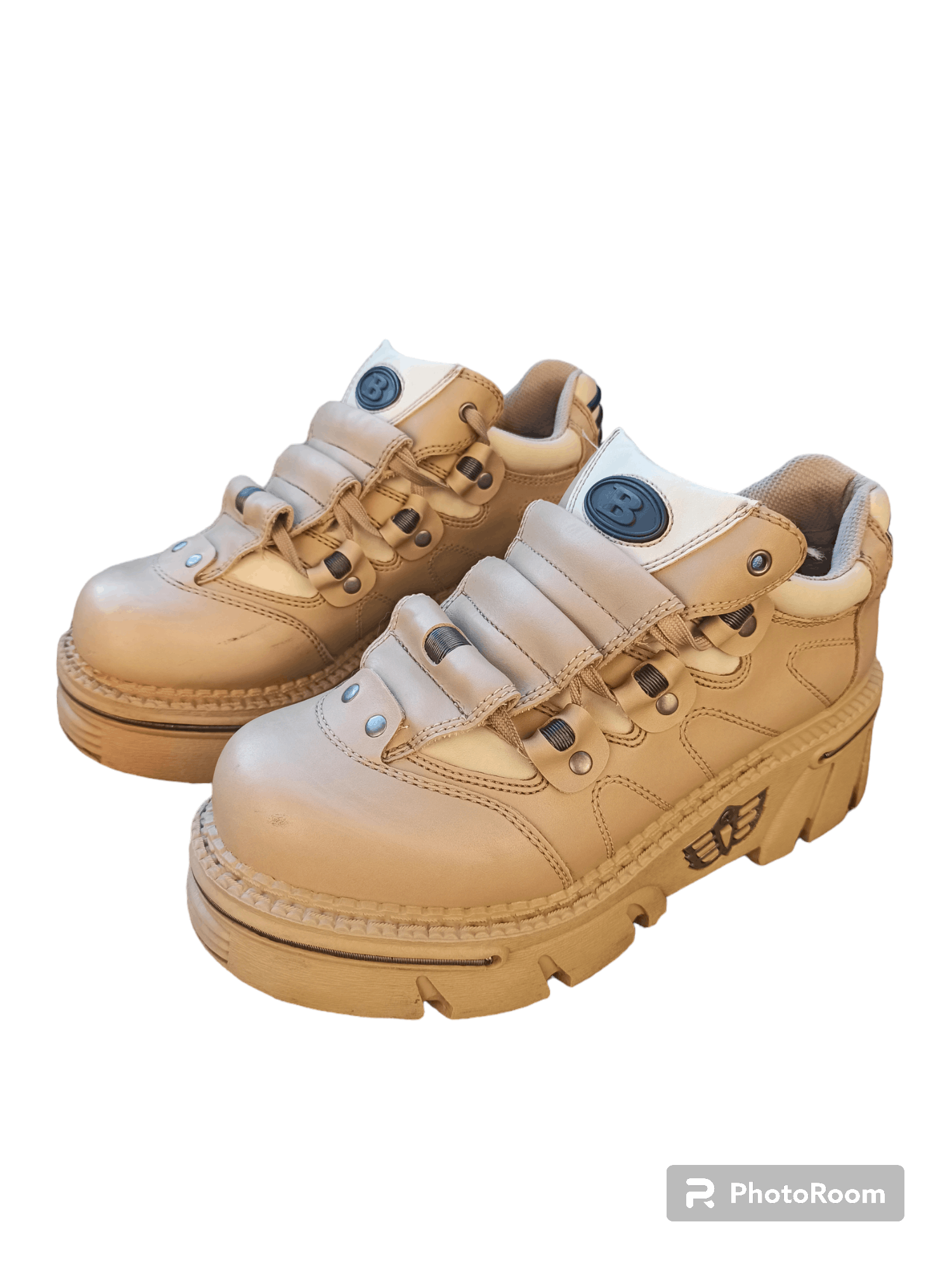 ob1o1e0524 Slippers And Clogs in Beige