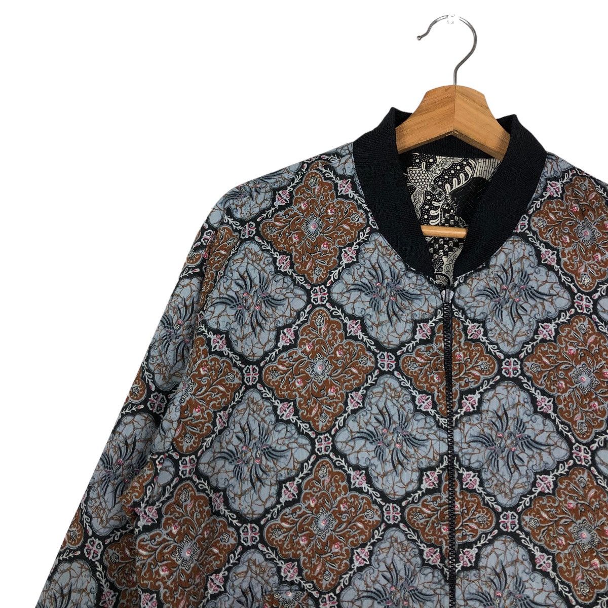 Japanese Brand 🔥90’s Vintage Bomber Jacket Batik Design Reversible Japan Size US M / EU 48-50 / 2 - 6 Thumbnail