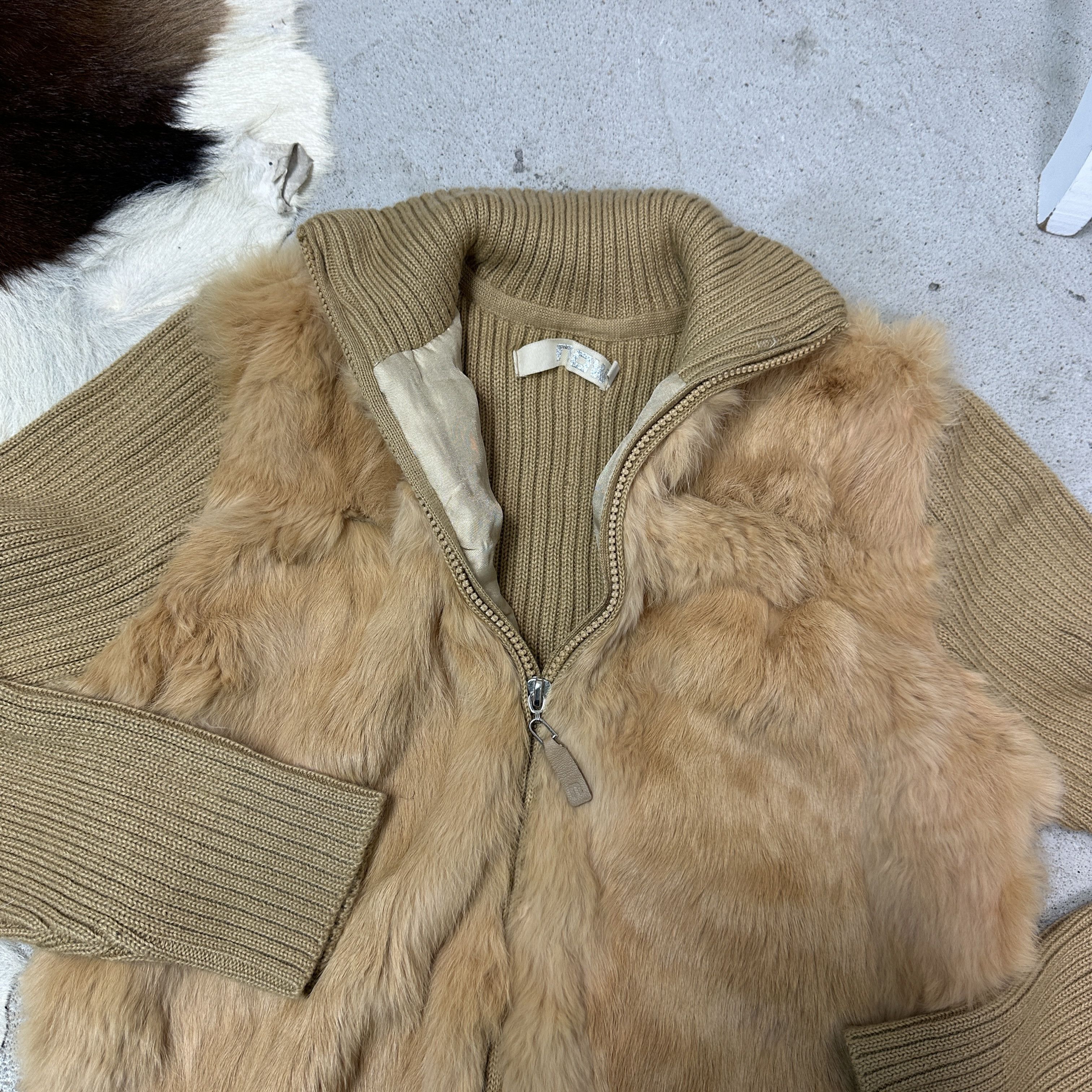 Vintage Vintage Gorpcore Ribbed Real Rabbit Fur Sweater 00s Size US M / EU 48-50 / 2 - 4 Thumbnail