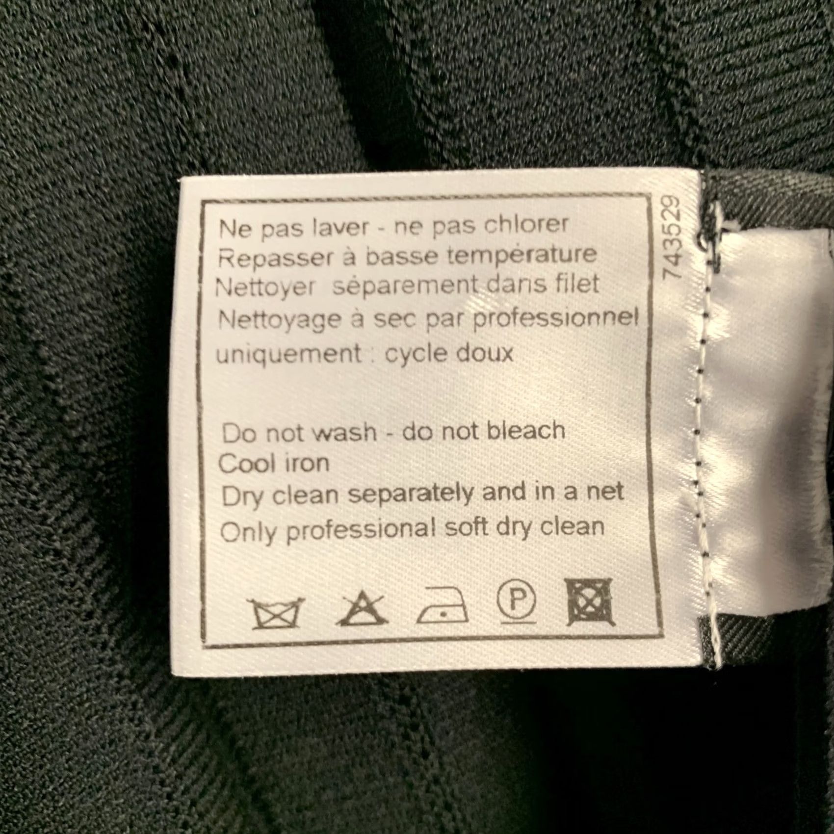 Chanel CHANEL Skirt Women's Size 6 Black Pleated Elastic Waistband Below Knee Vintage 2005 Jersey Viscose Blend France Size 28" / US 6 / IT 42 - 7 Thumbnail