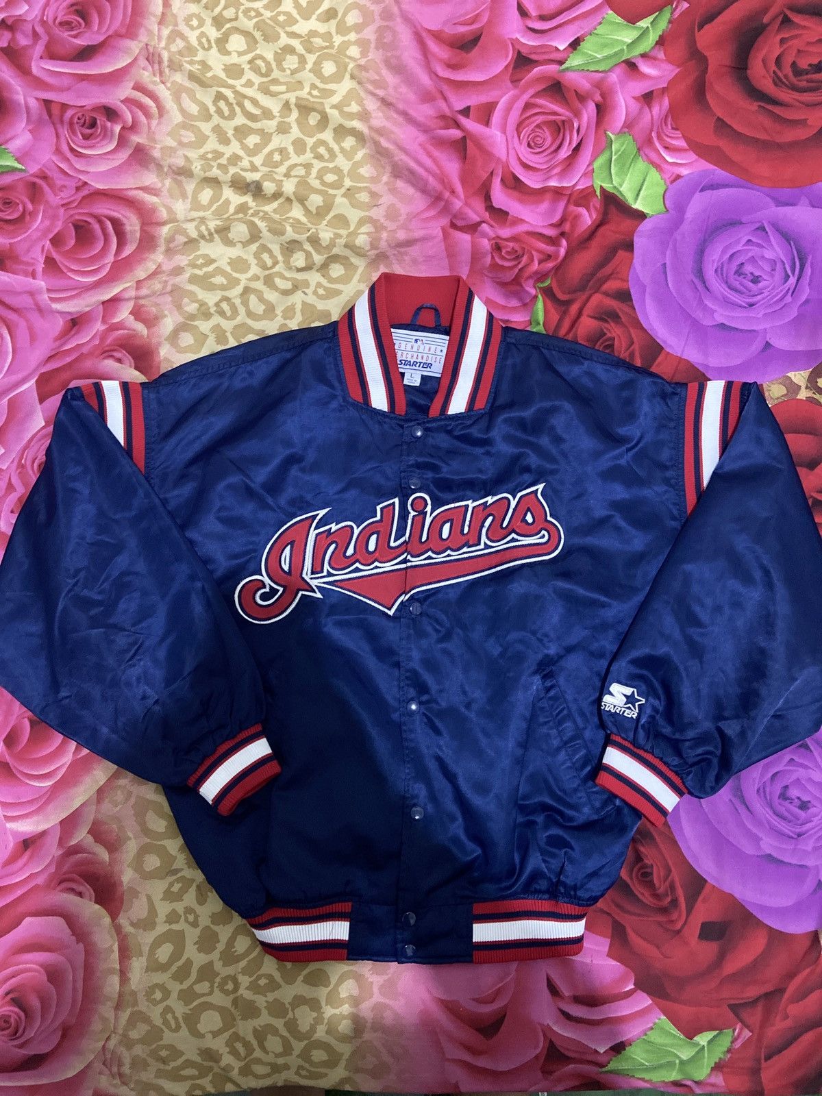 Starter × Vintage CLEVELAND INDIANS 90’S SATIN BASEBALL JACKET Size US XL / EU 56 / 4 - 4 Thumbnail
