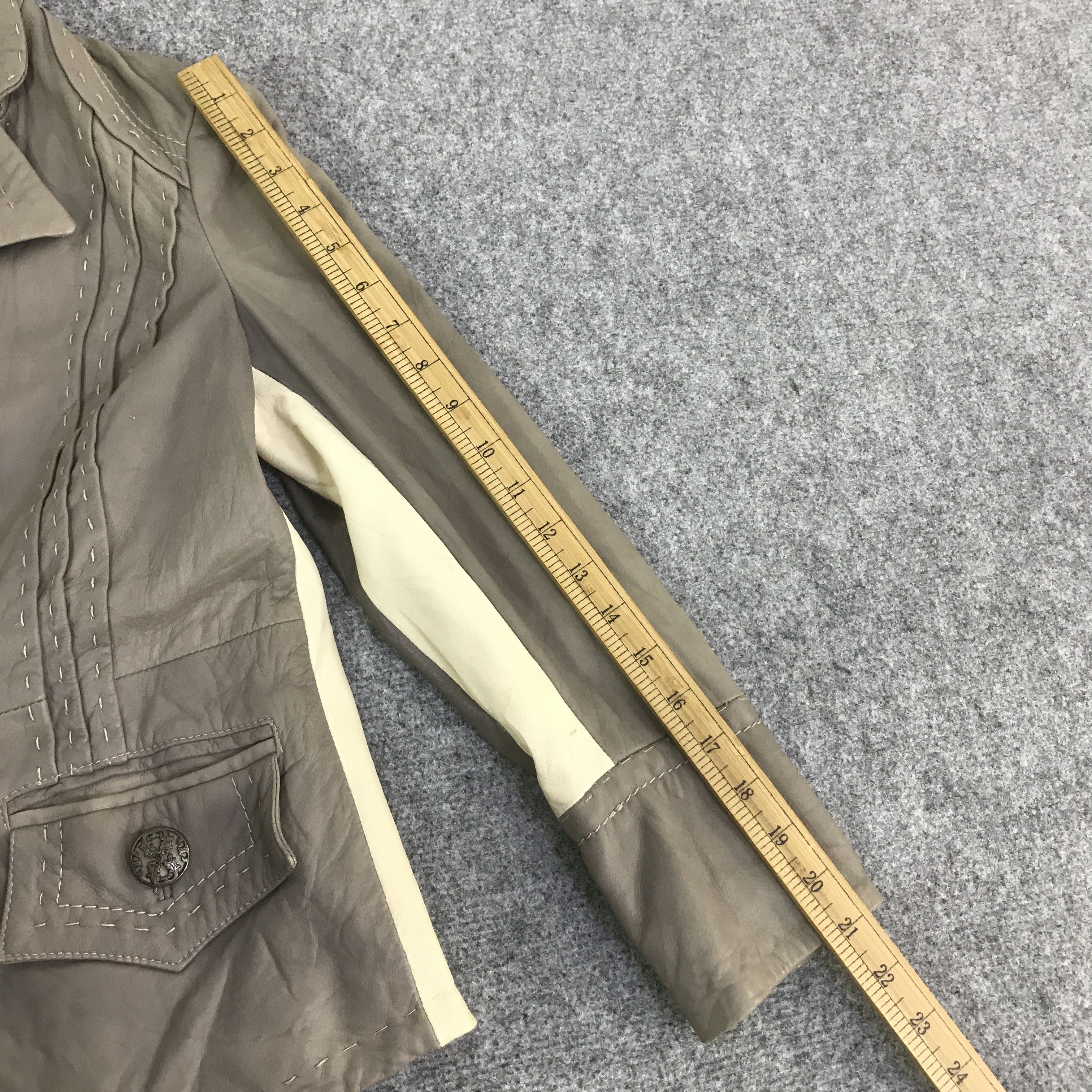 Roberto Cavalli ROBERTO CAVALLI WOMAN BLAZER COAT JACKET K125B5 Size US S / EU 44-46 / 1 - 6 Thumbnail
