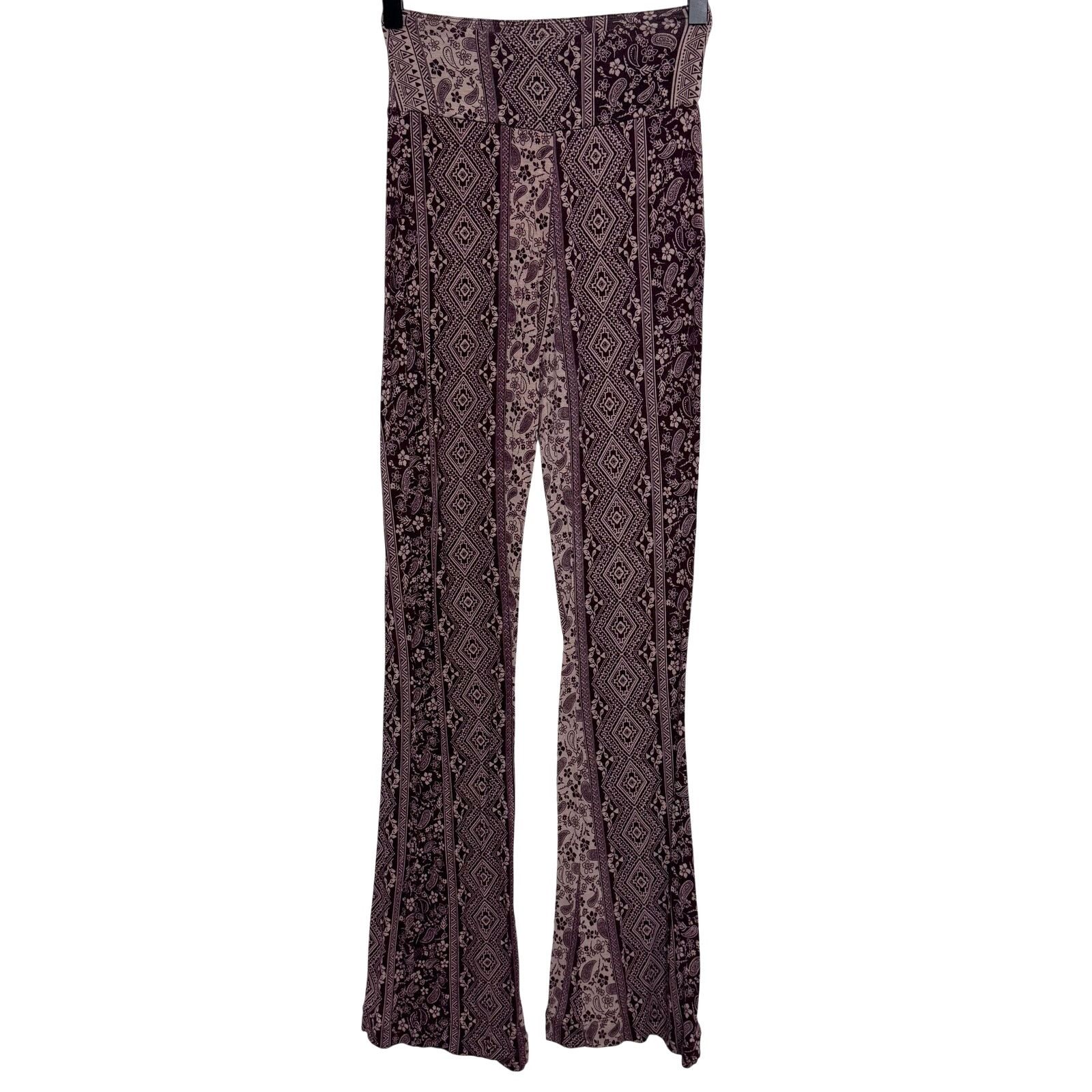 Other Charlotte Russe Purple Paisley Patterned Flare Leggings Pant Size 25" / US 0 / IT 36 - 1 Thumbnail