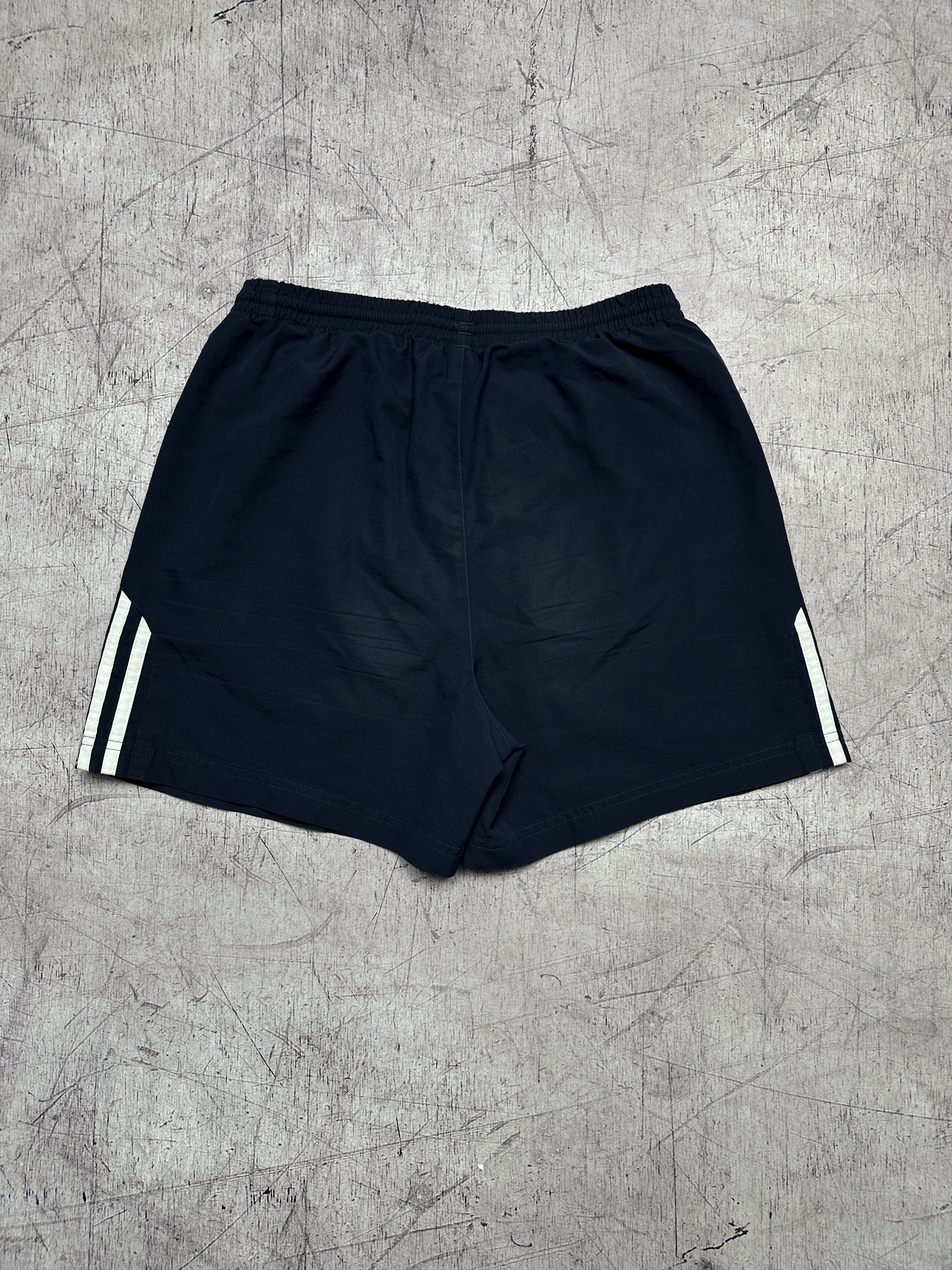 Adidas Adidas Vintage Mens Nylon Shorts Size US 30 / EU 46 - 8 Thumbnail