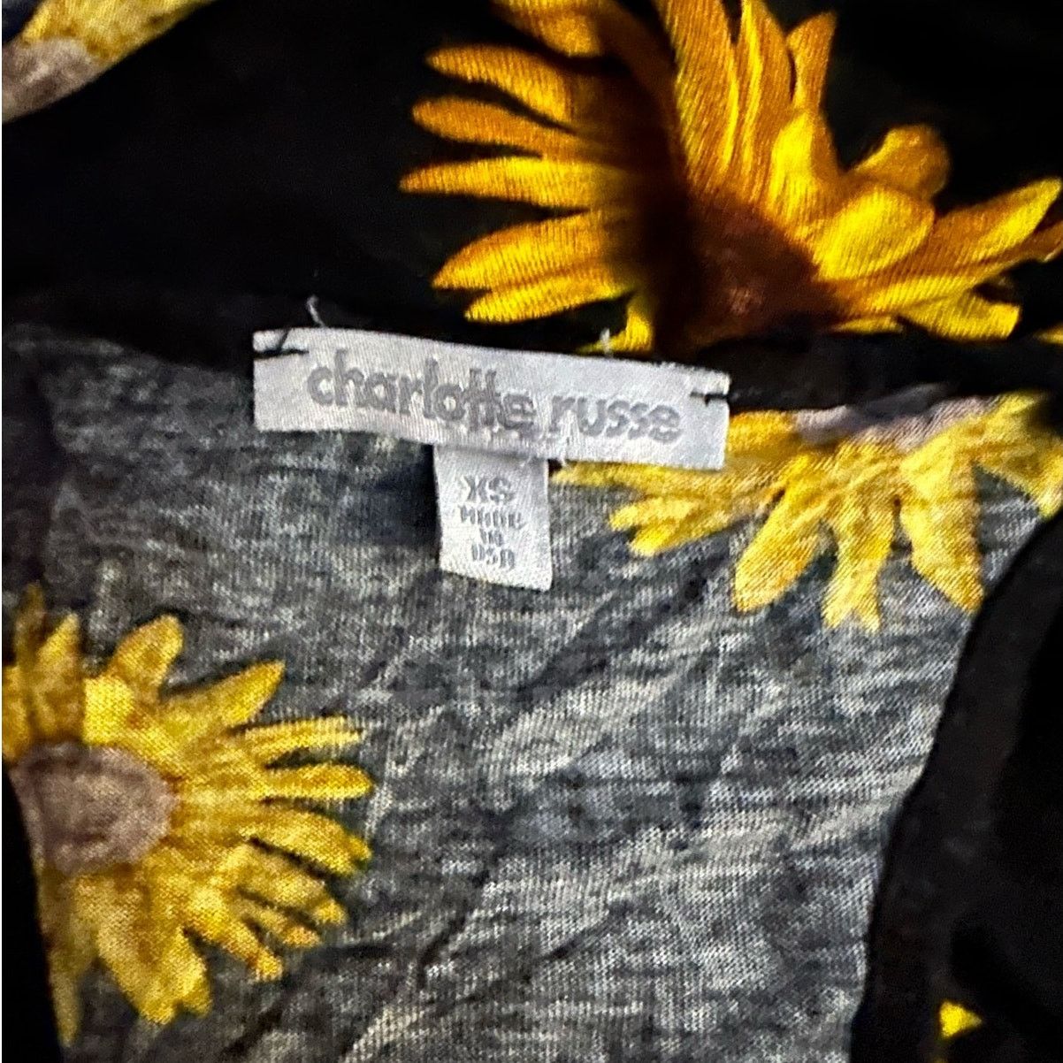 Designer Charlotte Russe Sunflower Tie Front Crop Tank Top Size XS / US 0-2 / IT 36-38 - 7 Thumbnail