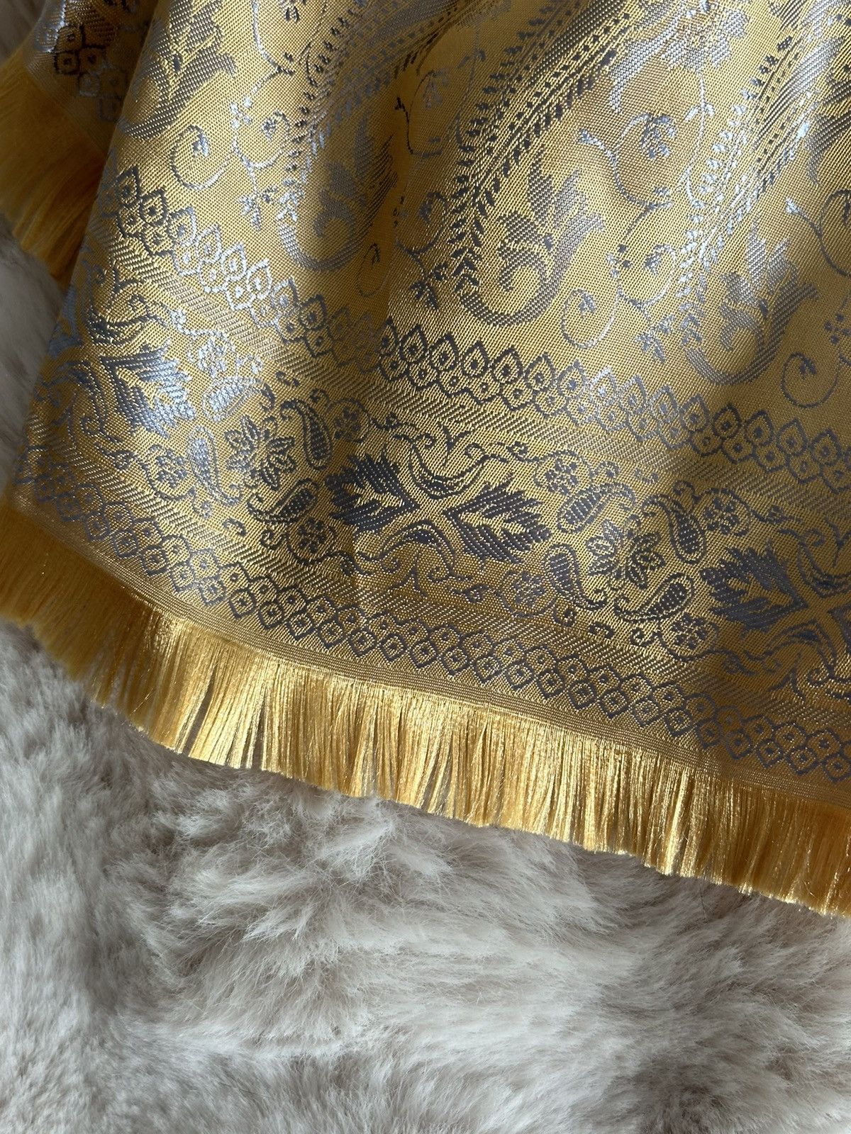 Vintage 100% silk scarf premium gold vintage Size ONE SIZE - 4 Thumbnail