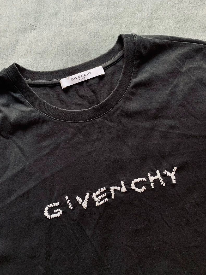 Givenchy Givenchy Asymmetrical Embroidery Destroyed Short Sleeve Size US XL / EU 56 / 4 - 3 Thumbnail