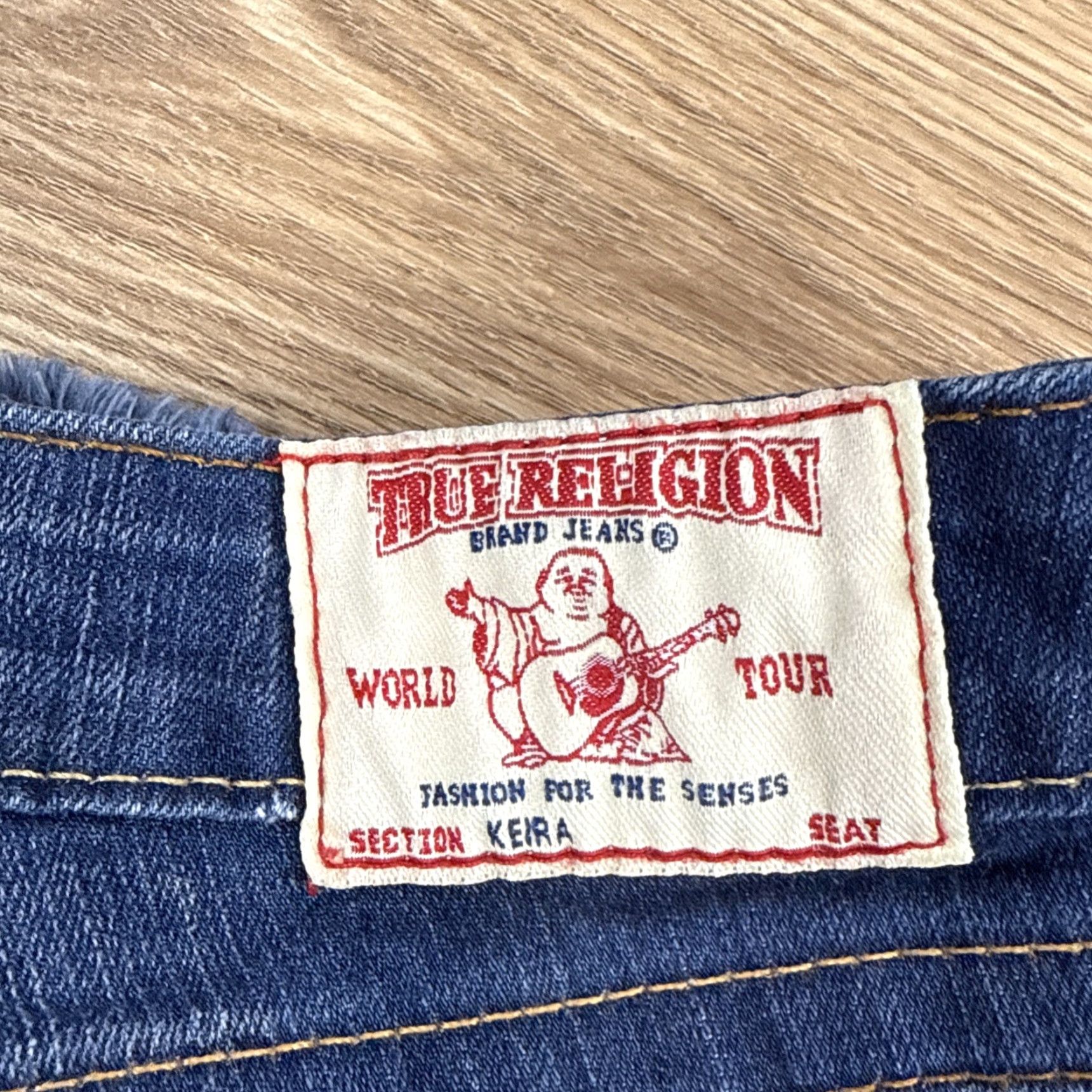 True Religion VINTAGE True Religion Jeans Shorts Blue Cut-Off Low Rise Denim 3 in Inseam Sz 28 Womens Size 29" - 4 Thumbnail