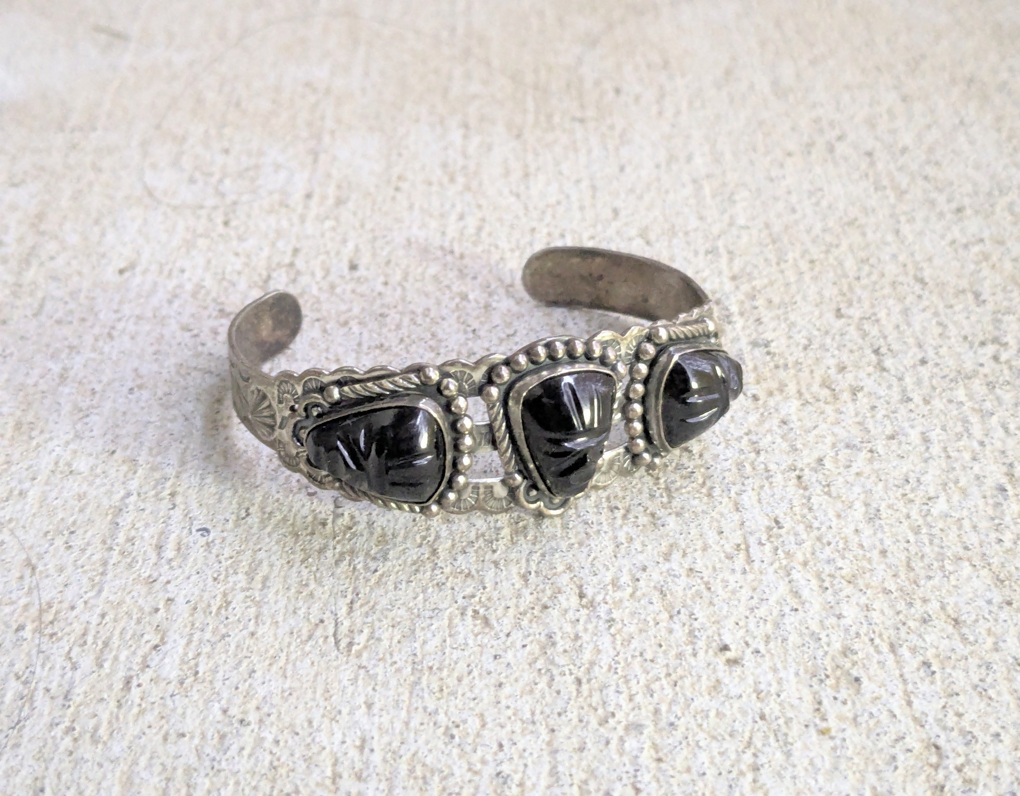 Jewelry Vintage Sterling Silver Bracelet Black Mask Mexico Cuff Size ONE SIZE - 2 Thumbnail