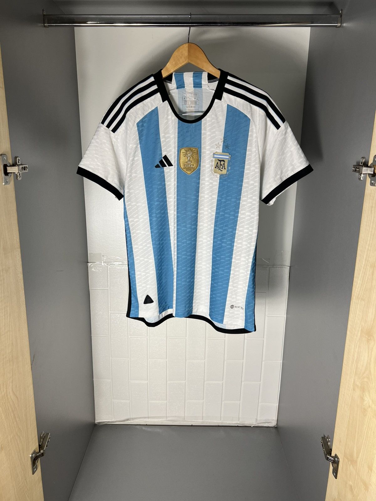 Vintage VERY RARE ADIDAS ARGENTINA SOCCER JERSEY RETRO BLOKE Y2K 90s Size US XL / EU 56 / 4 - 9 Thumbnail