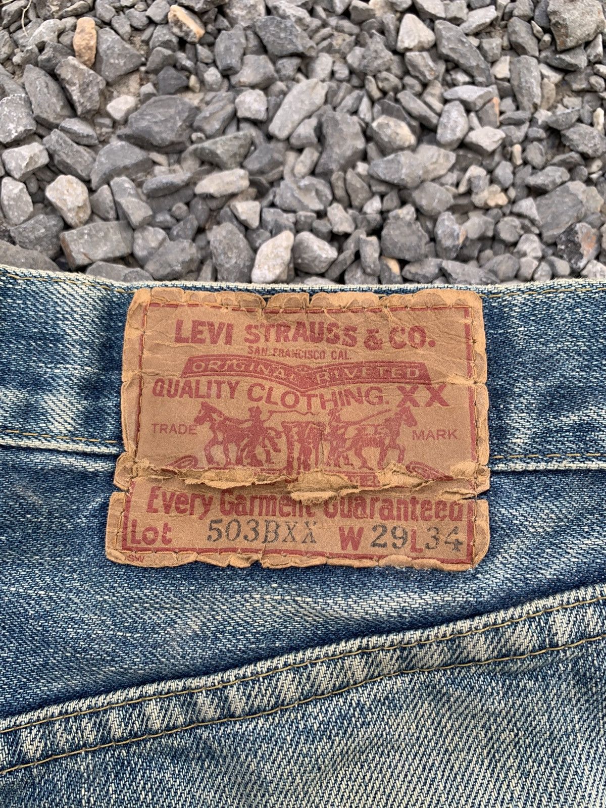 Levi's VINTAGE LEVIS 503BXX SELVEDGE BUTTON FLY DISTRESSED DENIM Size US 28 / EU 44 - 11 Thumbnail
