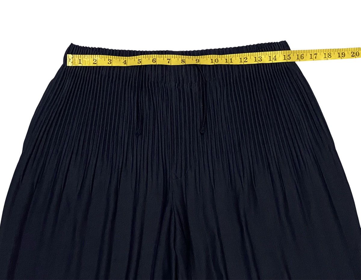 Issey Miyake Homme Plisse Issey Miyake Blue Black Pleated Cropped Pants Size US 34 / EU 50 - 16 Thumbnail