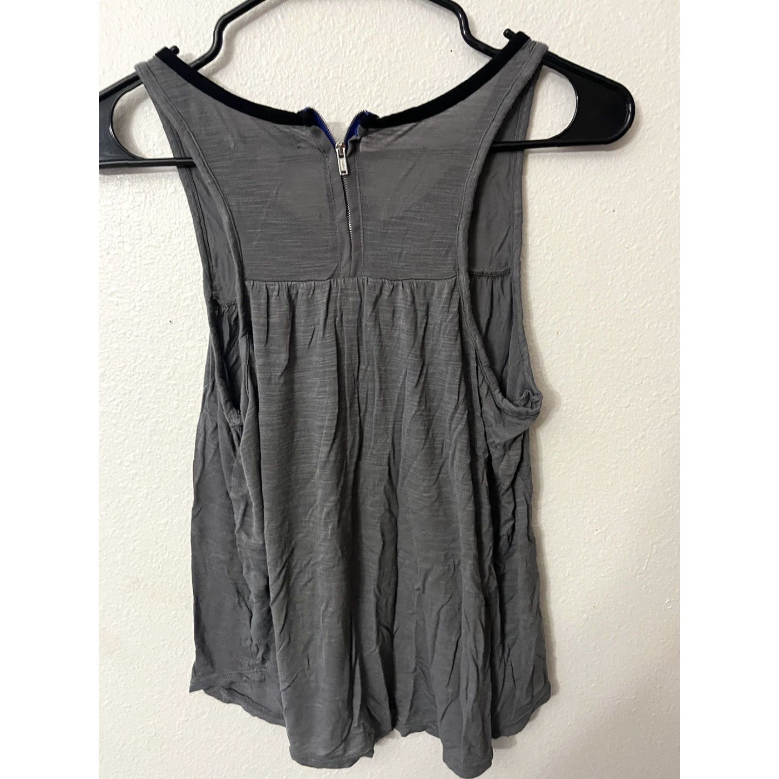 American Eagle Outfitters American Eagle Zipper Back Tank Top Gray Size Small Size S / US 4 / IT 40 - 3 Thumbnail