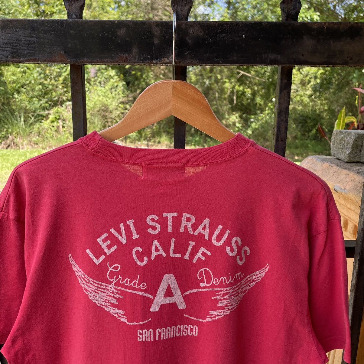 Levi's × Levi's Vintage Clothing × Vintage 🔥Vintage 90s Levis Red Tab Big Logo Wing Denim Design Tee Size US L / EU 52-54 / 3 - 7 Thumbnail