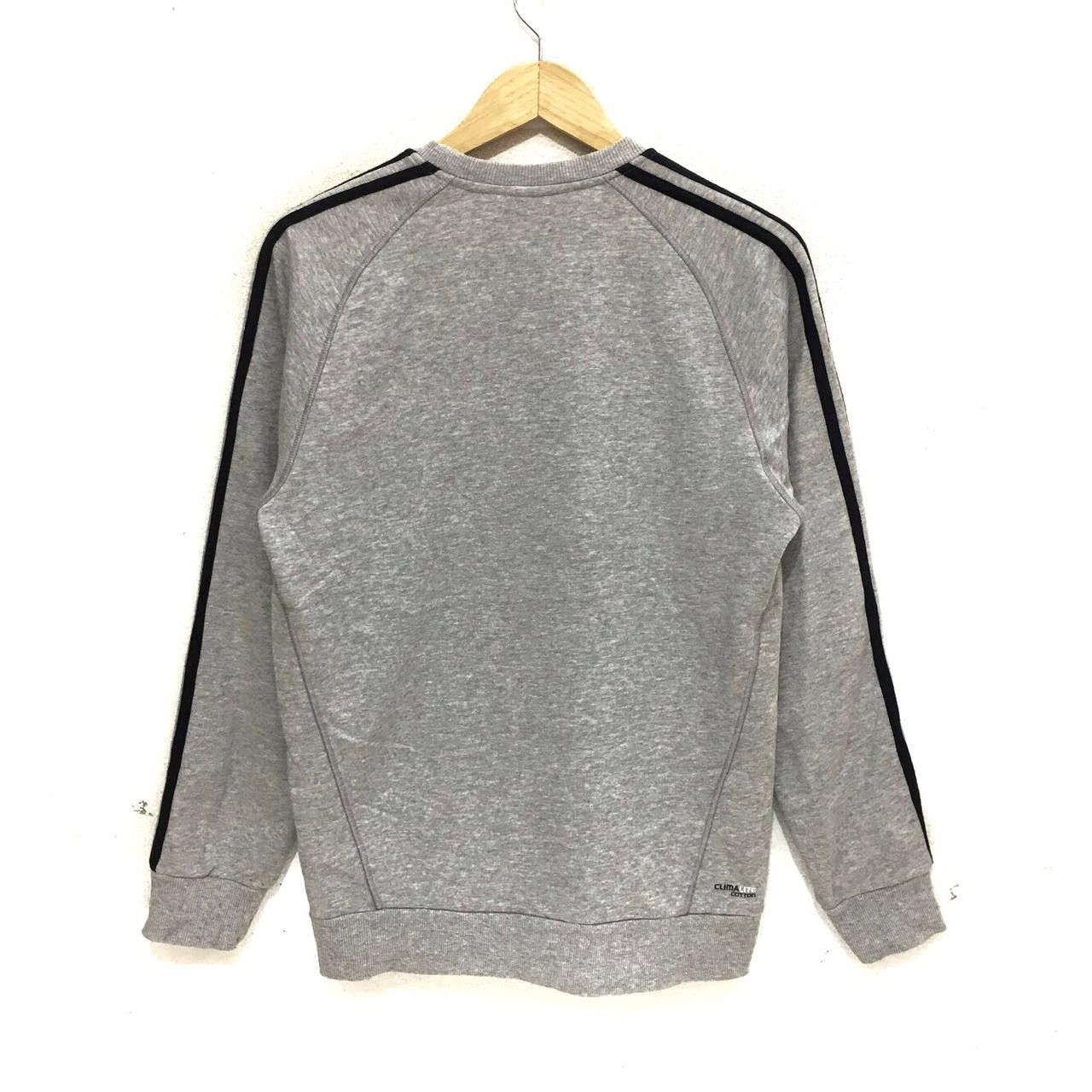 Adidas Vintage ADIDAS CLIMA 365 Gray Crewneck 3 Stripes Sweatshirt Size S / US 4 / IT 40 - 3 Thumbnail